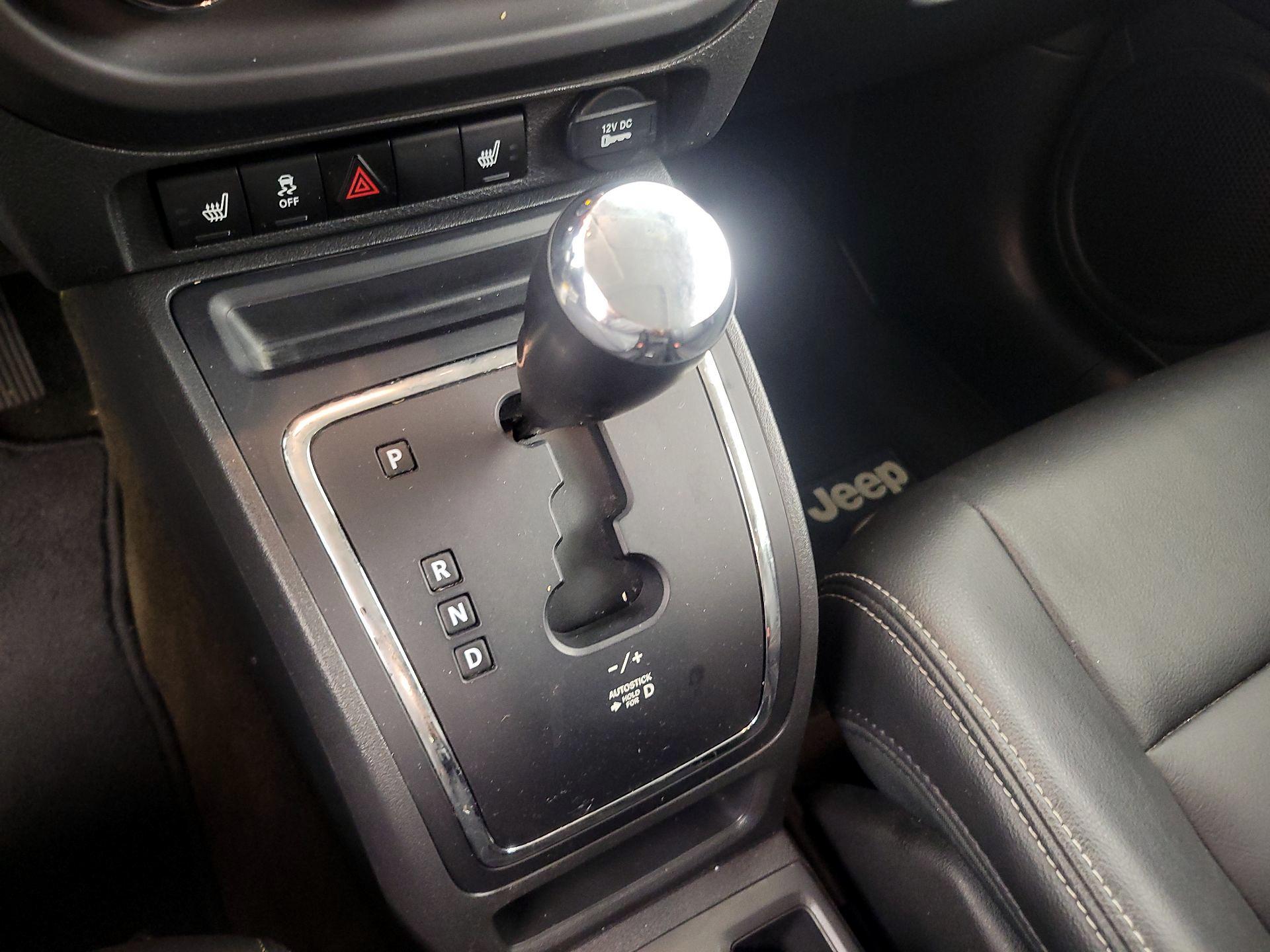 Thumbnail: 2017 Jeep Patriot - 15