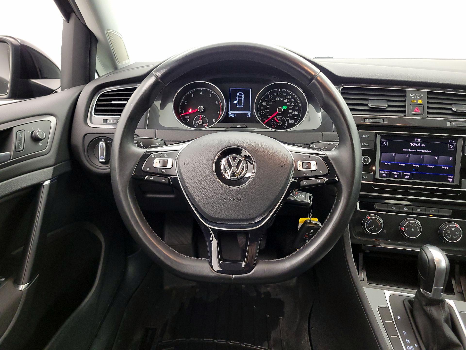 Thumbnail: 2018 Volkswagen Golf - 10