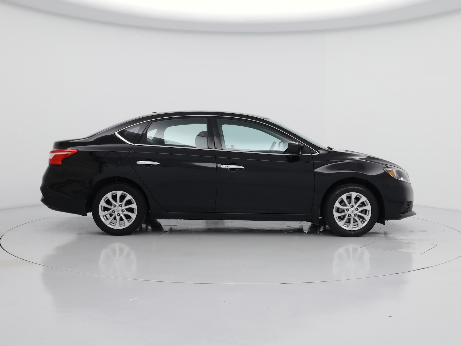 2018 Nissan Sentra SV - Photo 8