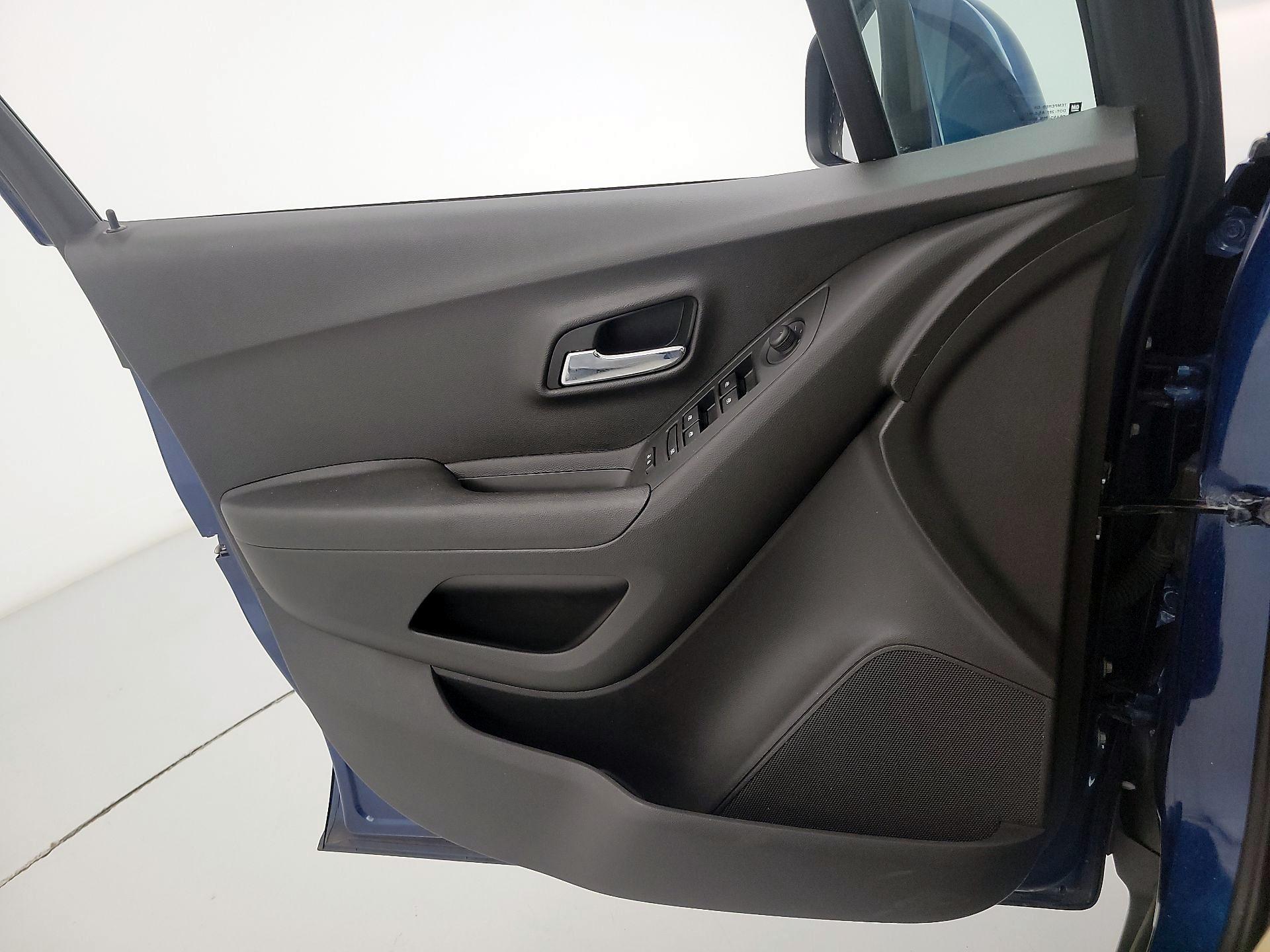 Thumbnail: 2019 Chevrolet Trax - 12