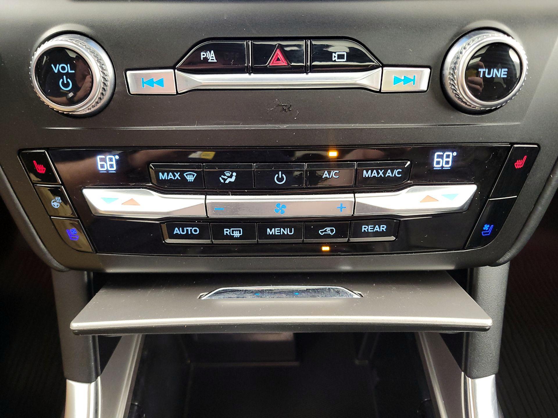 Thumbnail: 2020 Ford Explorer - 17