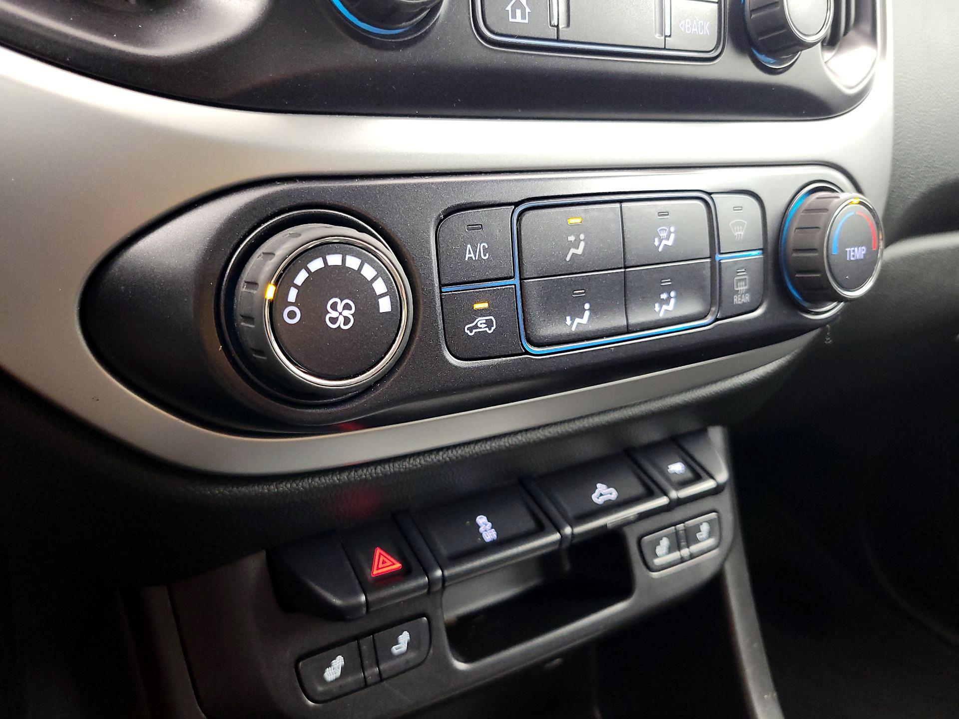 Thumbnail: 2021 Chevrolet Colorado - 17