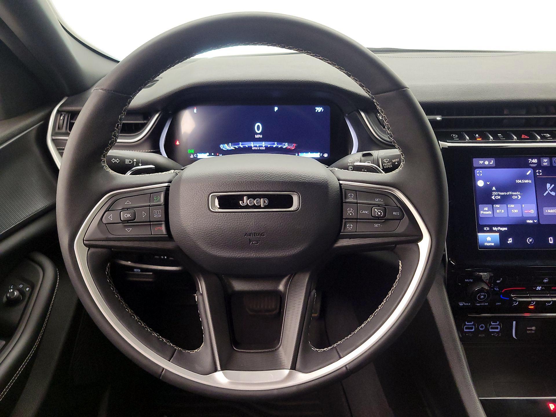Thumbnail: 2023 Jeep Grand Cherokee - 10