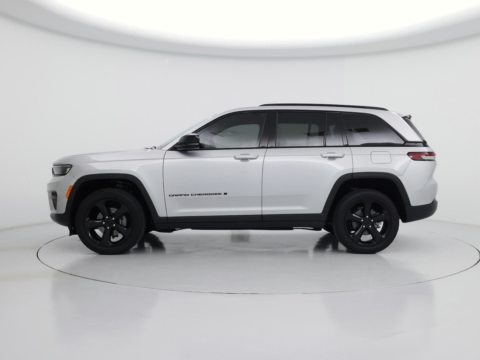 2023 Jeep Grand Cherokee Altitude - Photo 4