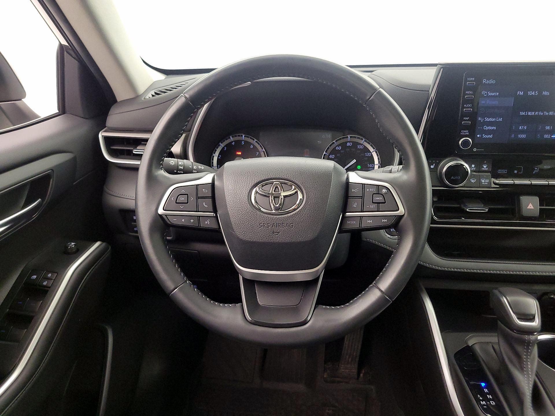 Thumbnail: 2022 Toyota Highlander - 10