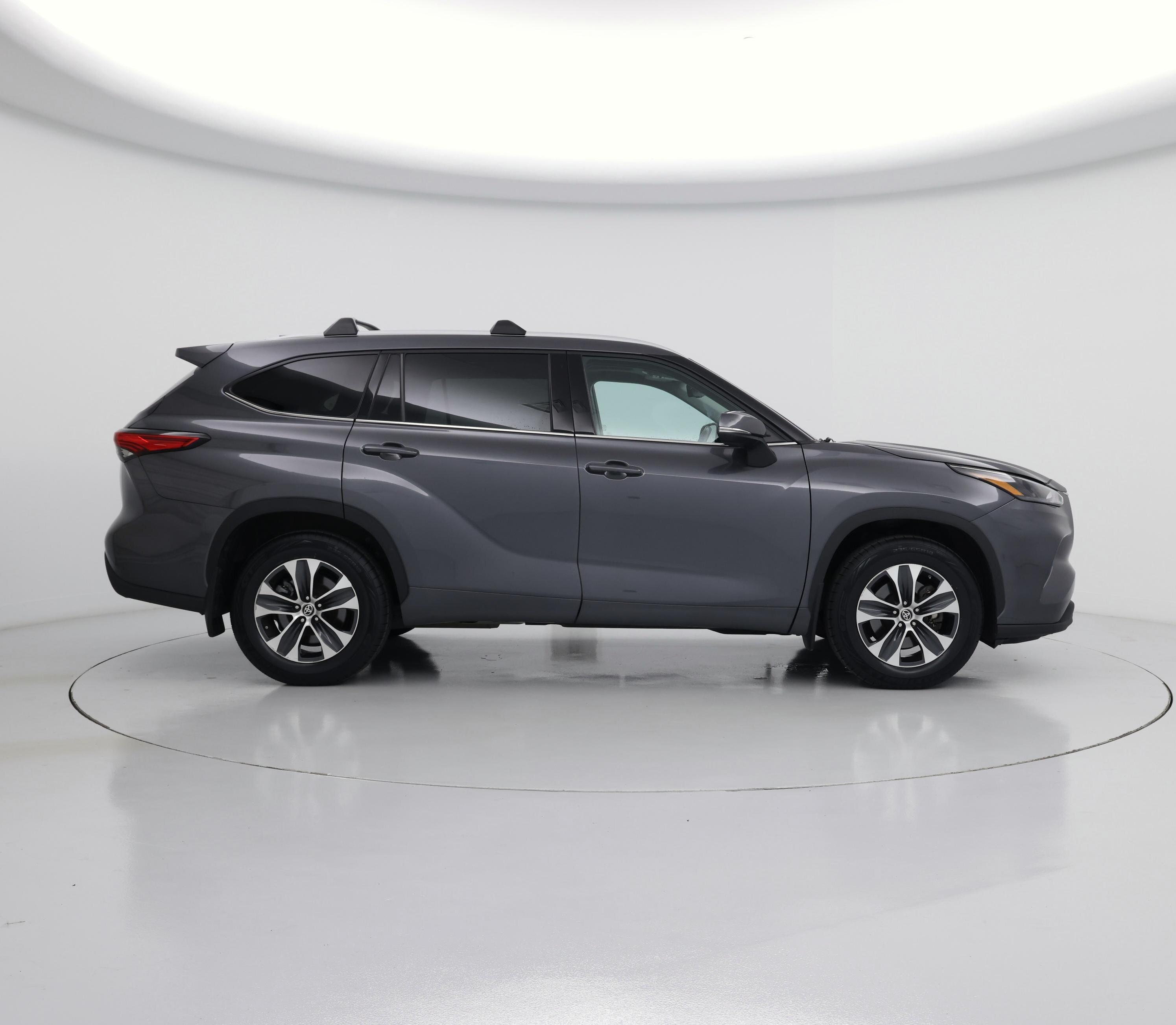 Thumbnail: 2022 Toyota Highlander - 7