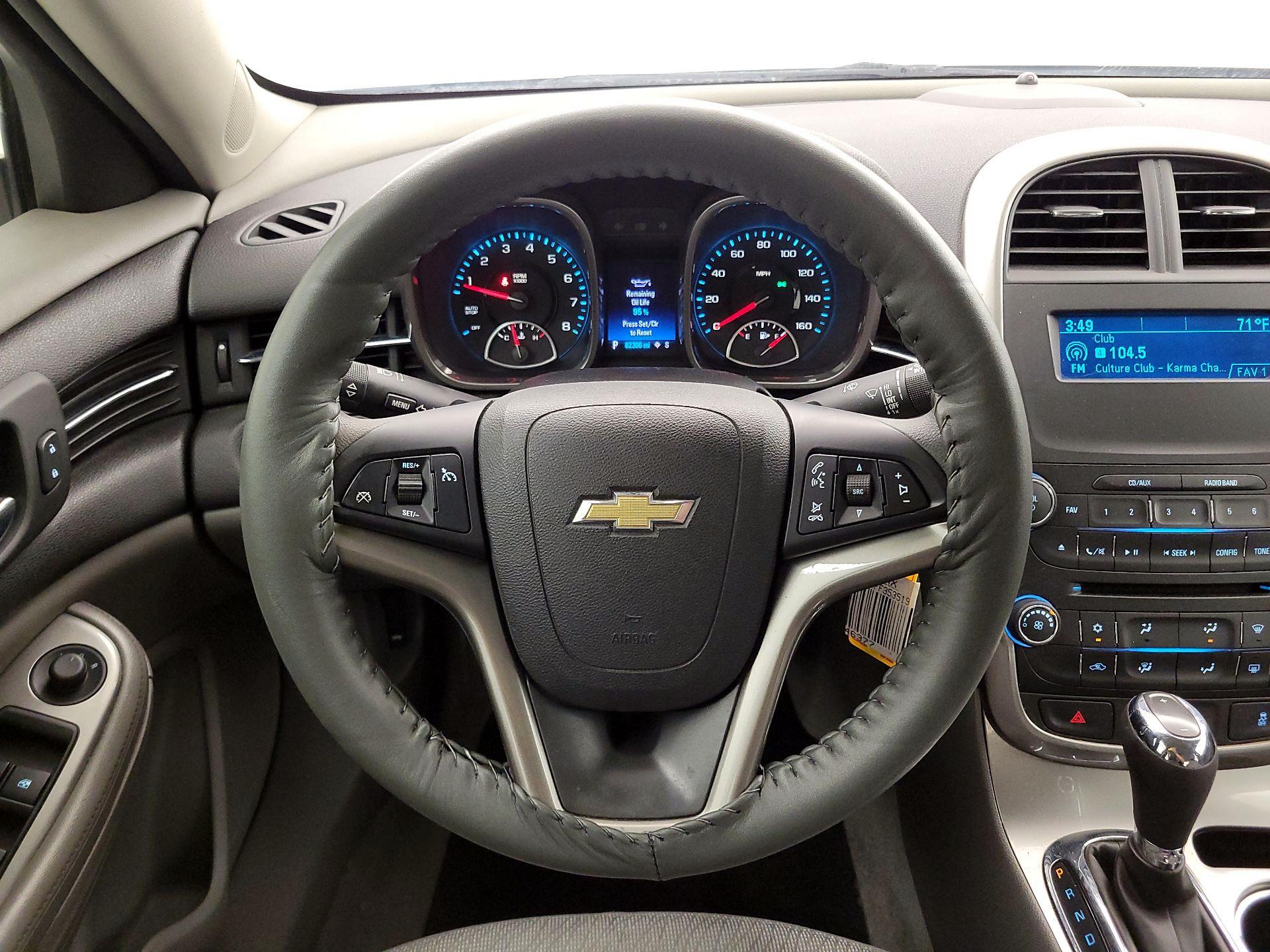 Thumbnail: 2015 Chevrolet Malibu - 10