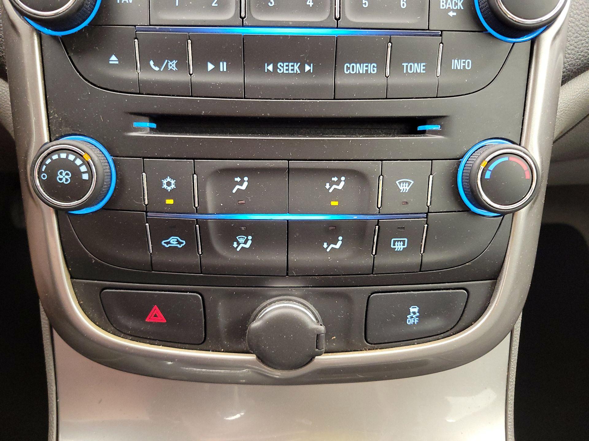 Thumbnail: 2015 Chevrolet Malibu - 15