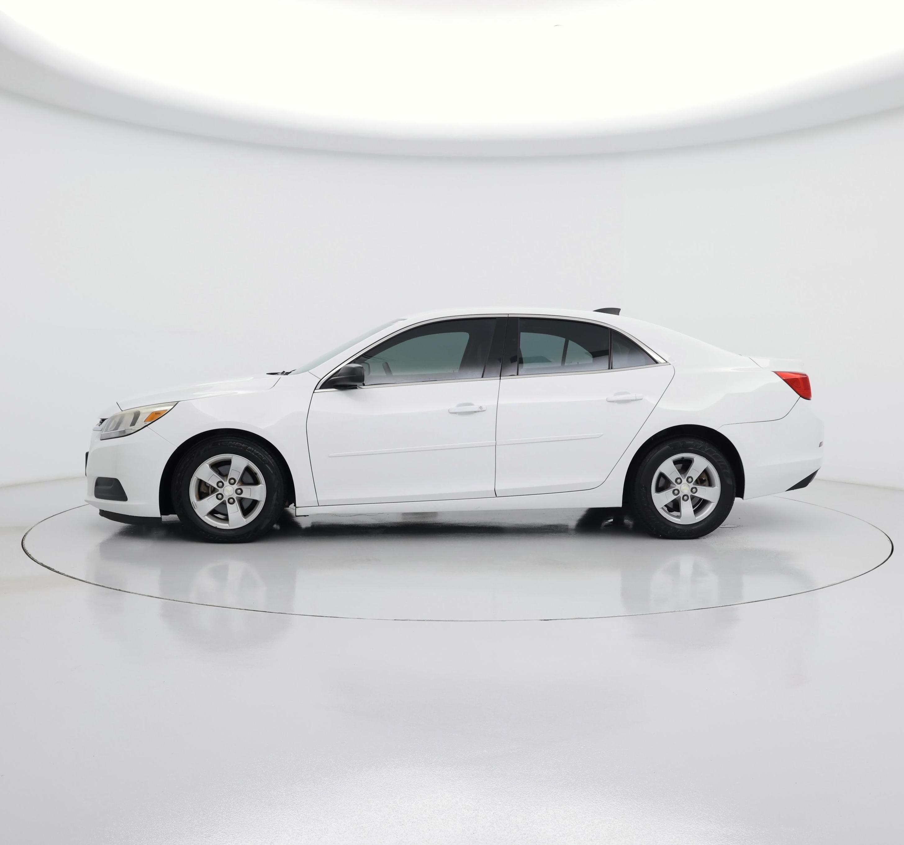 Thumbnail: 2015 Chevrolet Malibu - 3