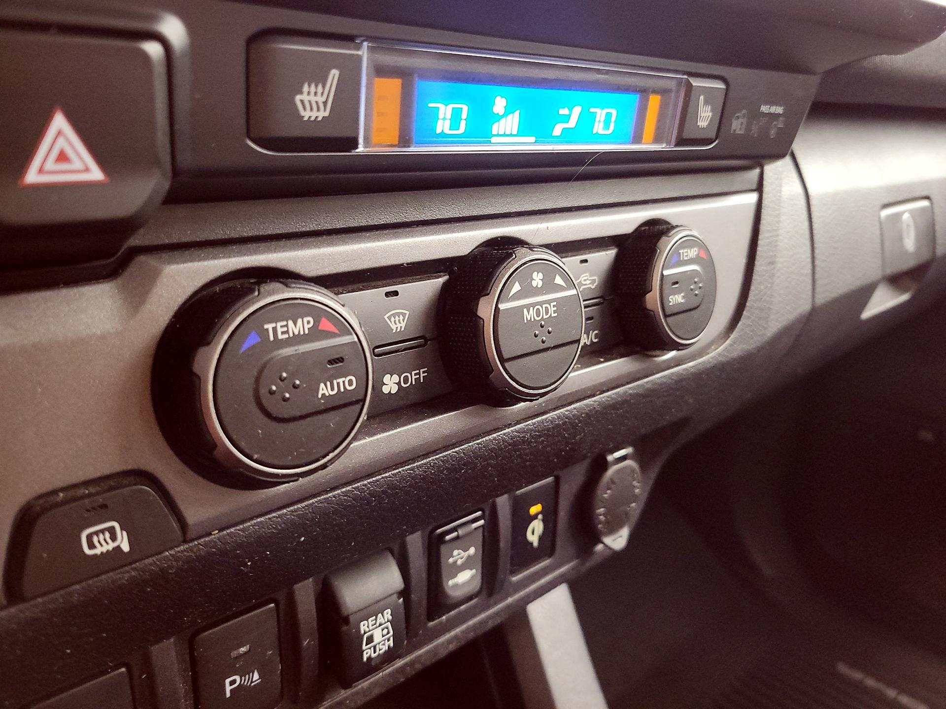 Thumbnail: 2019 Toyota Tacoma - 17