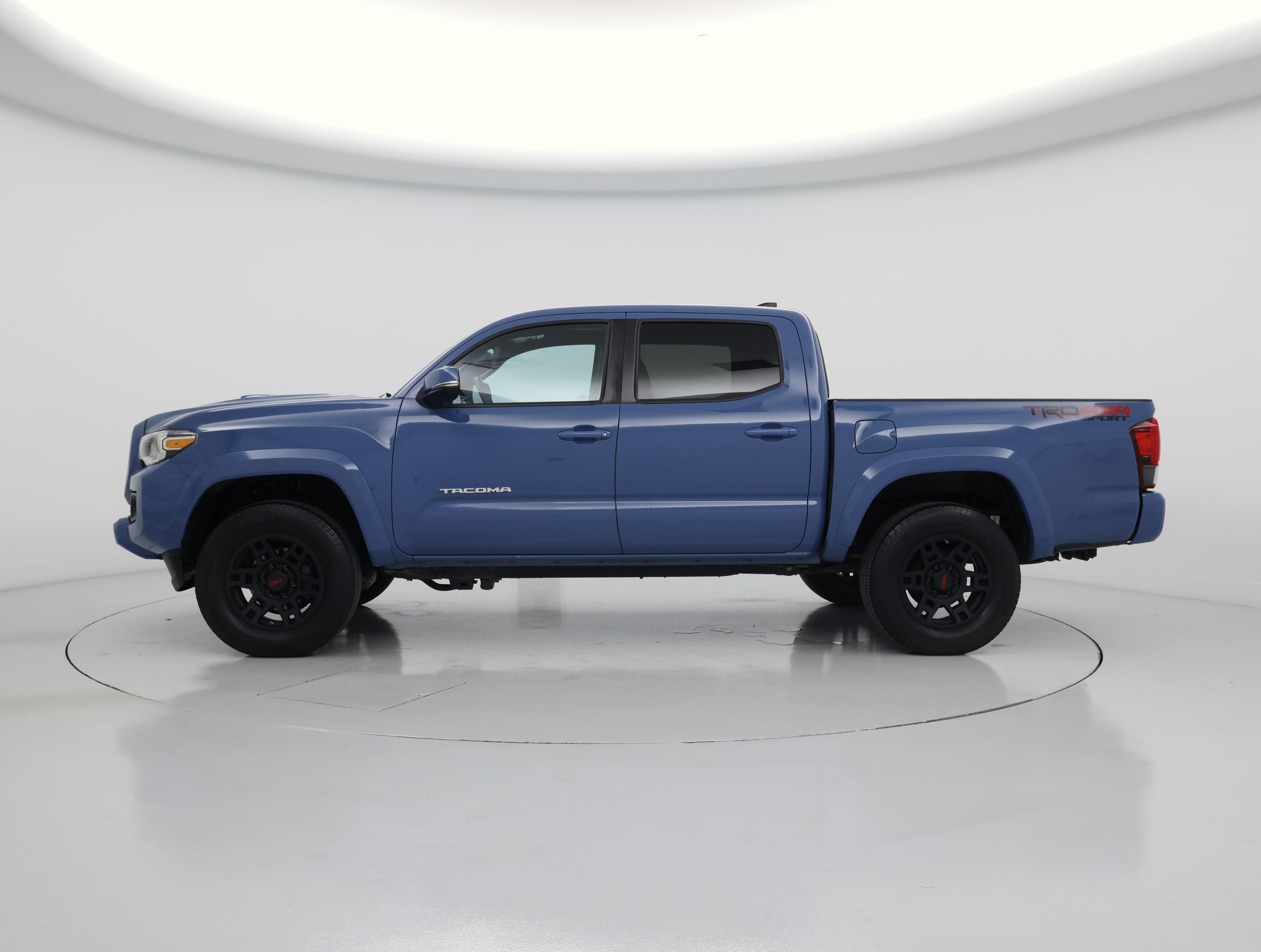 Thumbnail: 2019 Toyota Tacoma - 3