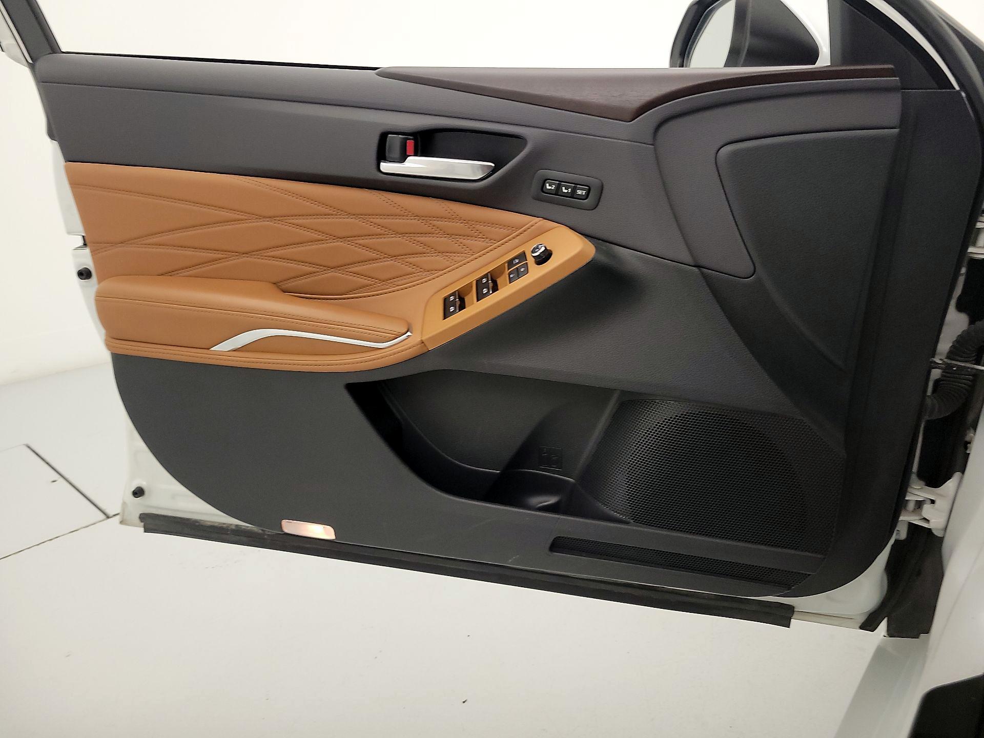 Thumbnail: 2021 Toyota Avalon - 12