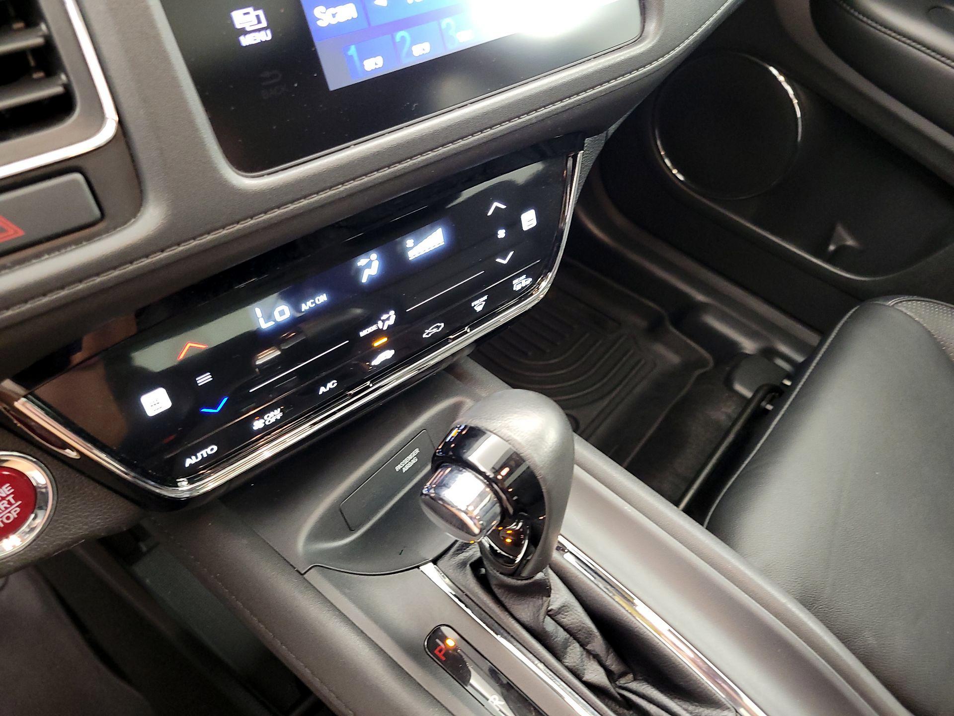 Thumbnail: 2018 Honda HR-V - 16