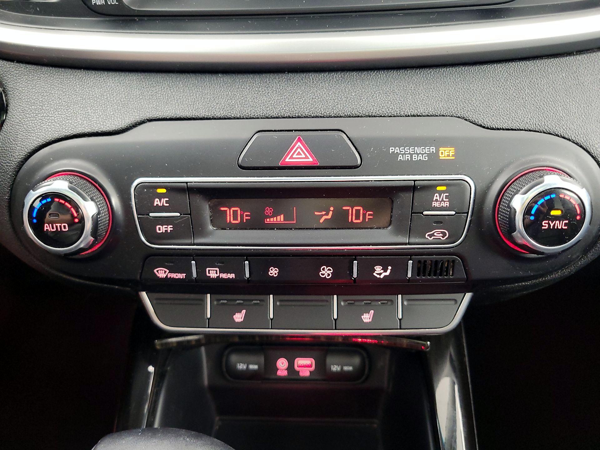 Thumbnail: 2020 Kia Sorento - 16