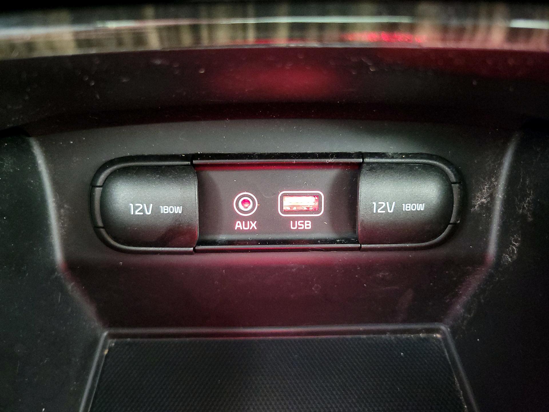 Thumbnail: 2020 Kia Sorento - 18