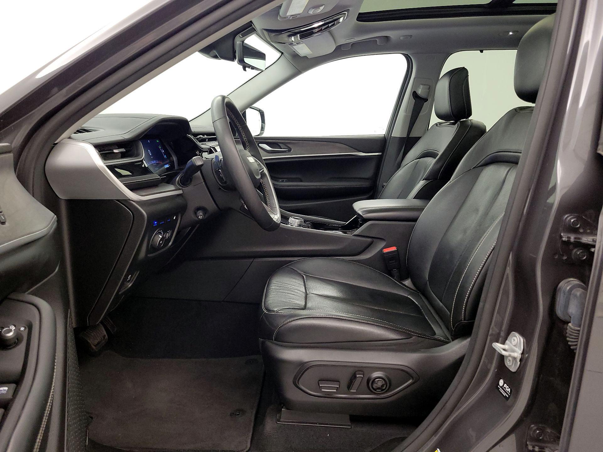 Thumbnail: 2022 Jeep Grand Cherokee - 11