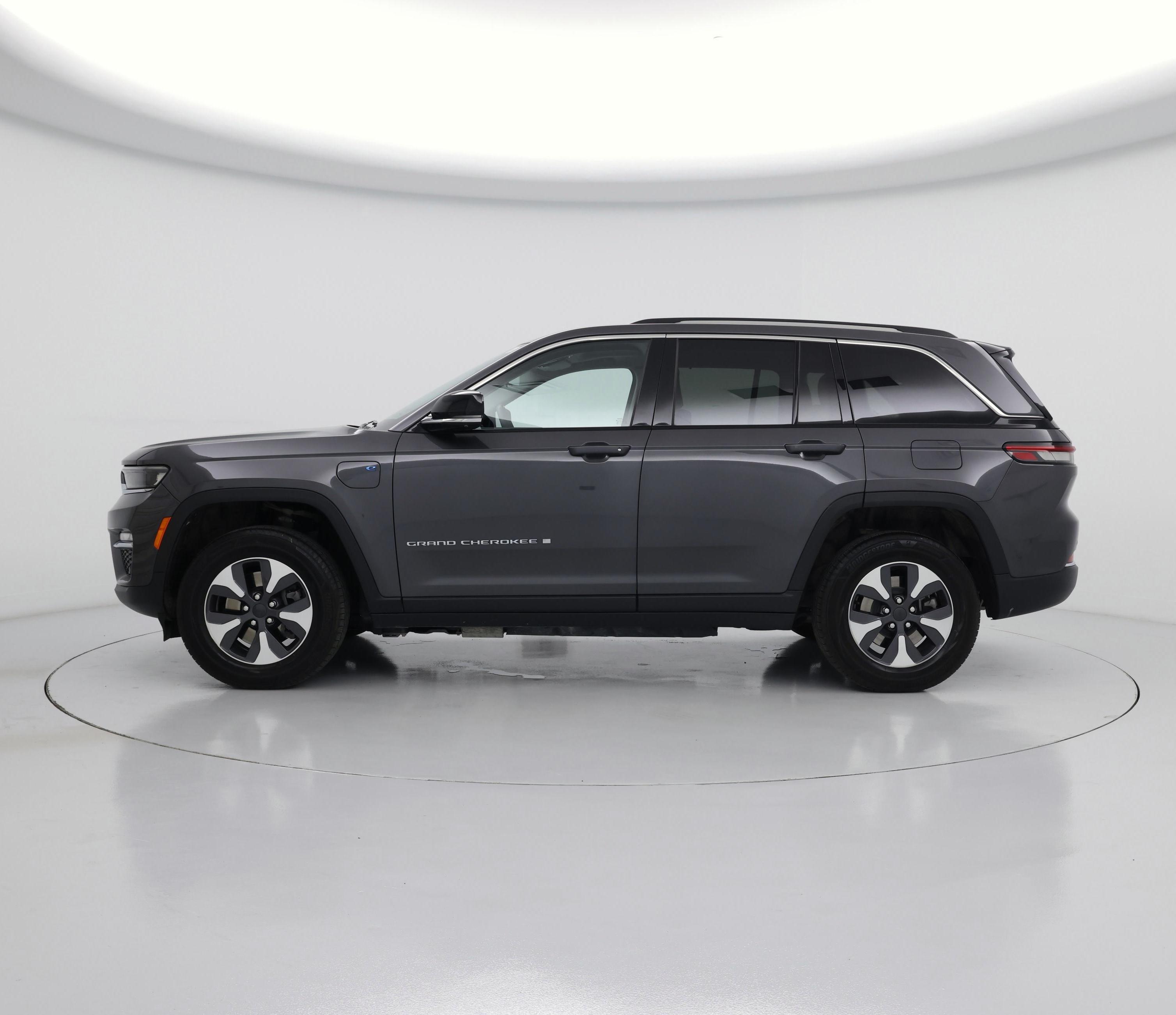 Thumbnail: 2022 Jeep Grand Cherokee - 3