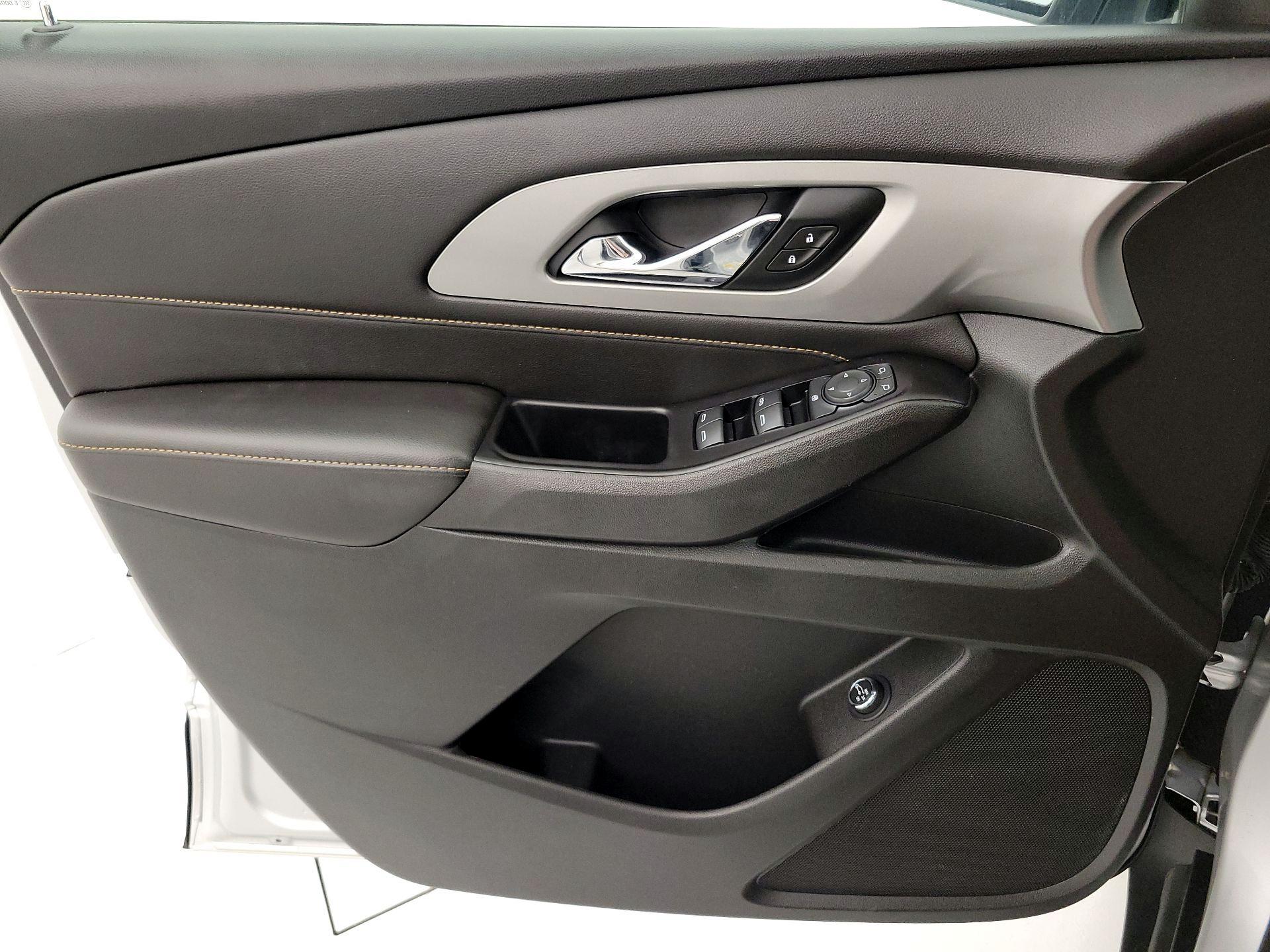 Thumbnail: 2020 Chevrolet Traverse - 12