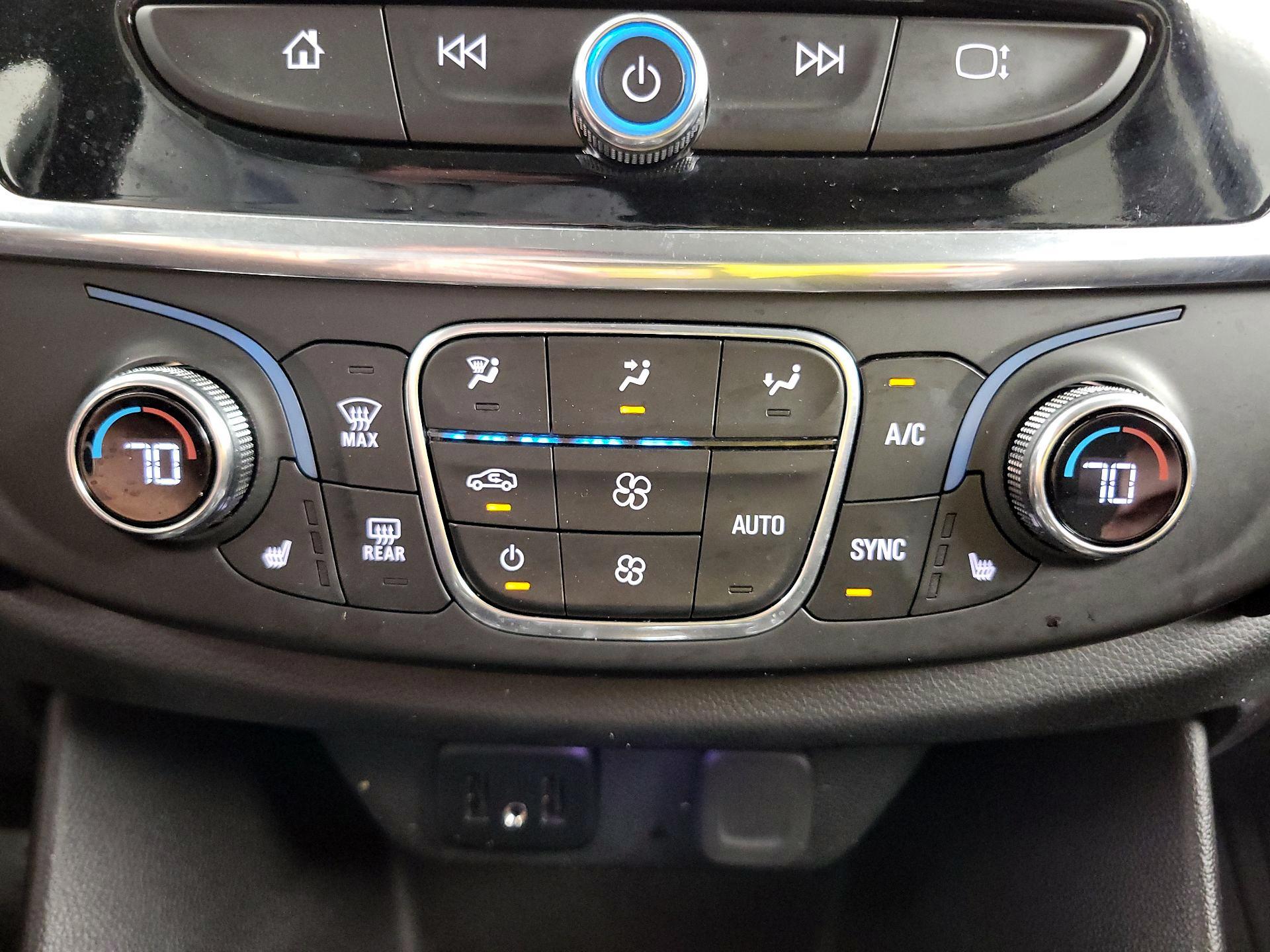 Thumbnail: 2020 Chevrolet Traverse - 16