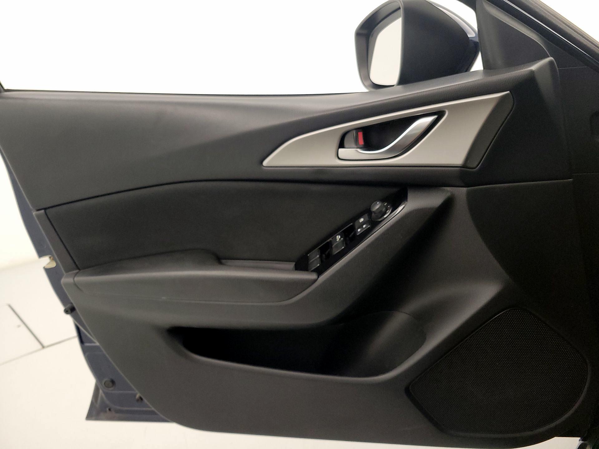 Thumbnail: 2017 Mazda Mazda3 - 12