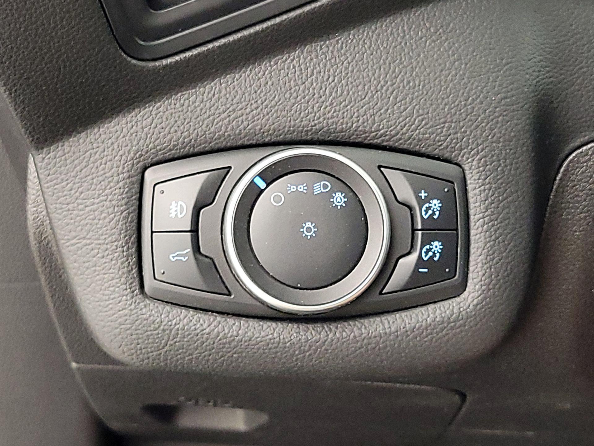 Thumbnail: 2017 Ford Escape - 13