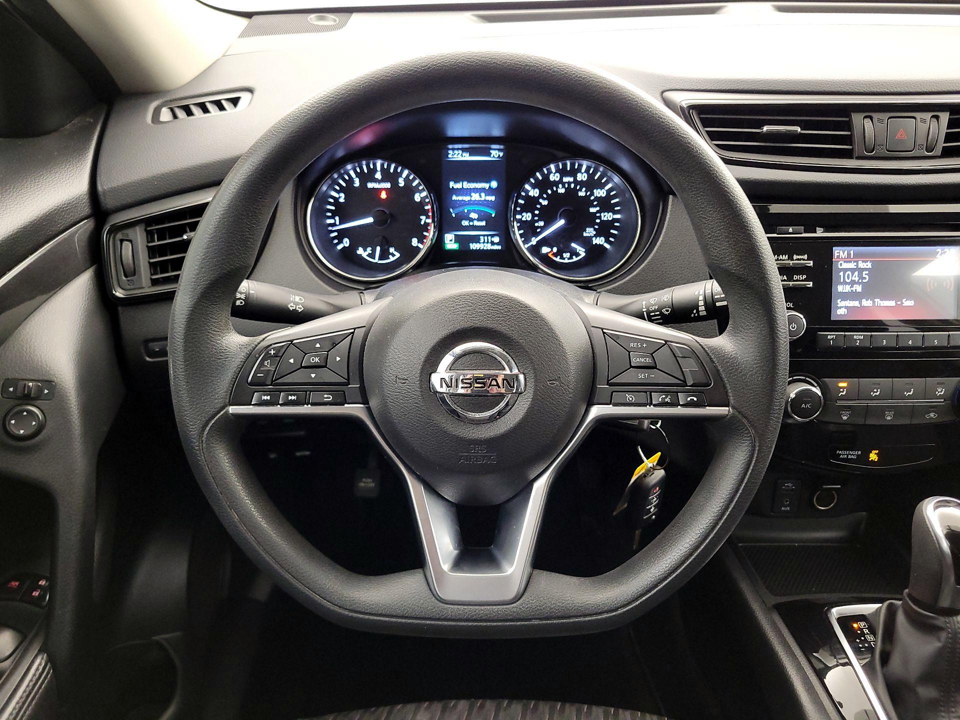 Thumbnail: 2017 Nissan Rogue - 10