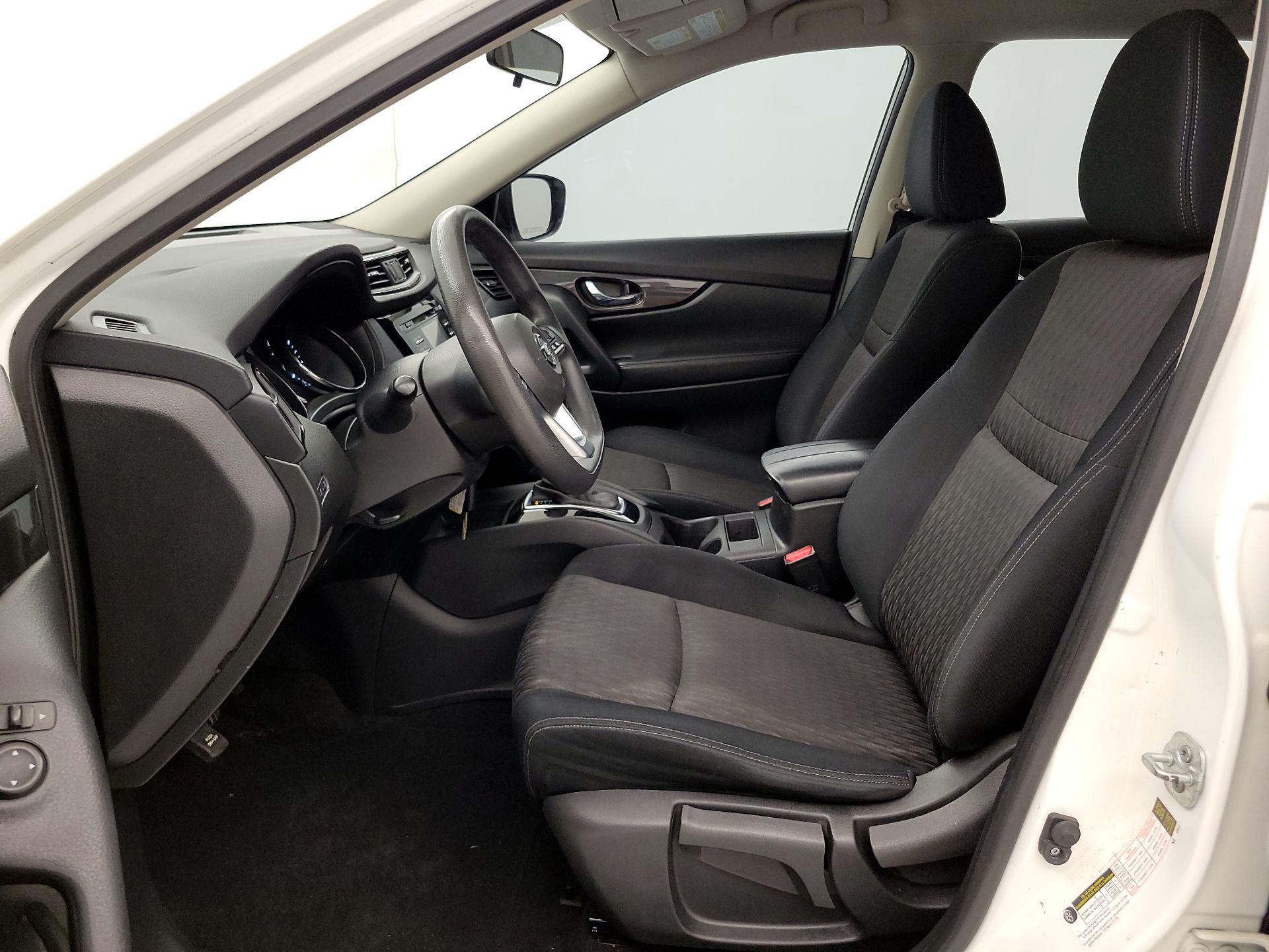 Thumbnail: 2017 Nissan Rogue - 11