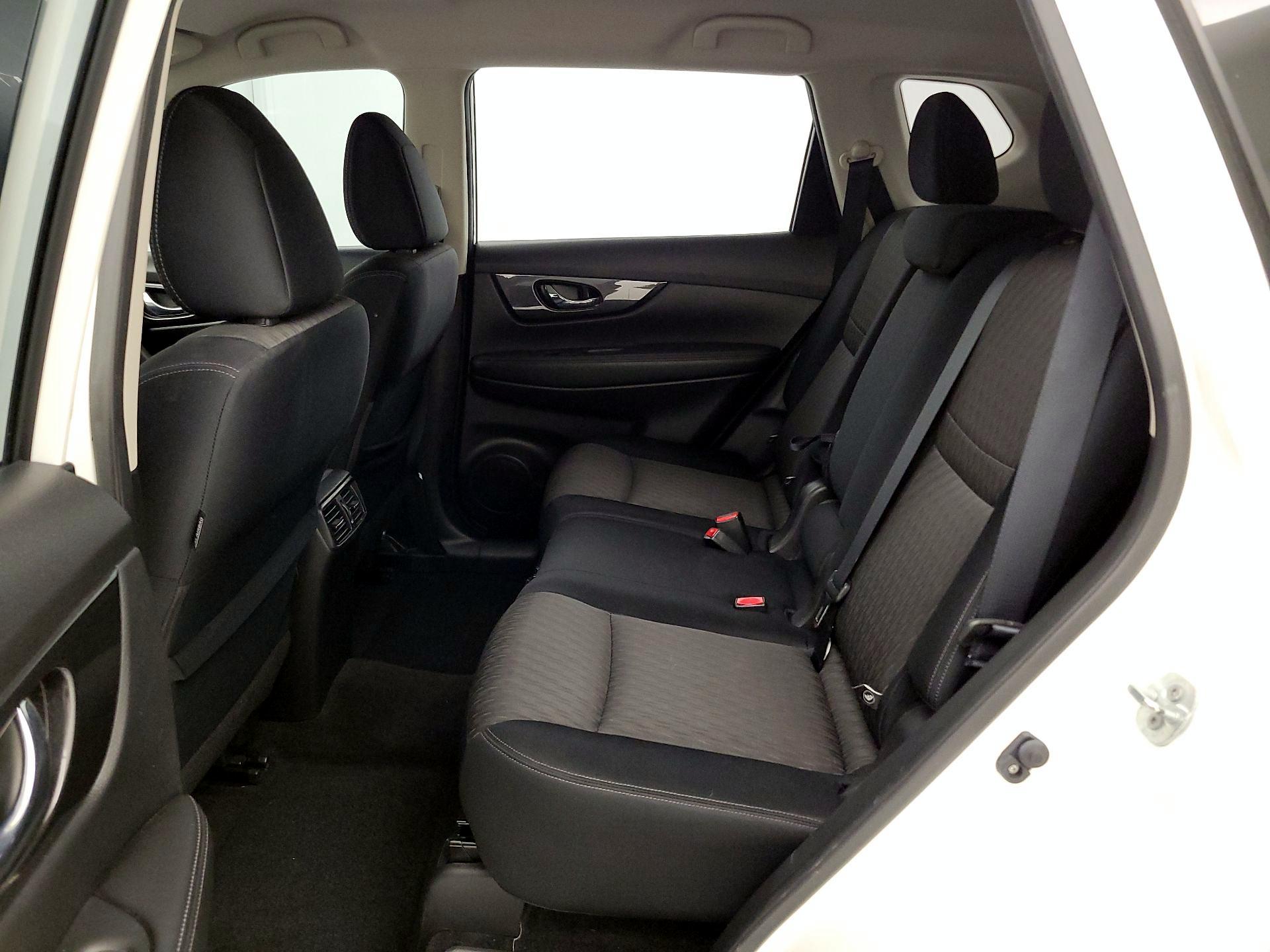 Thumbnail: 2017 Nissan Rogue - 19