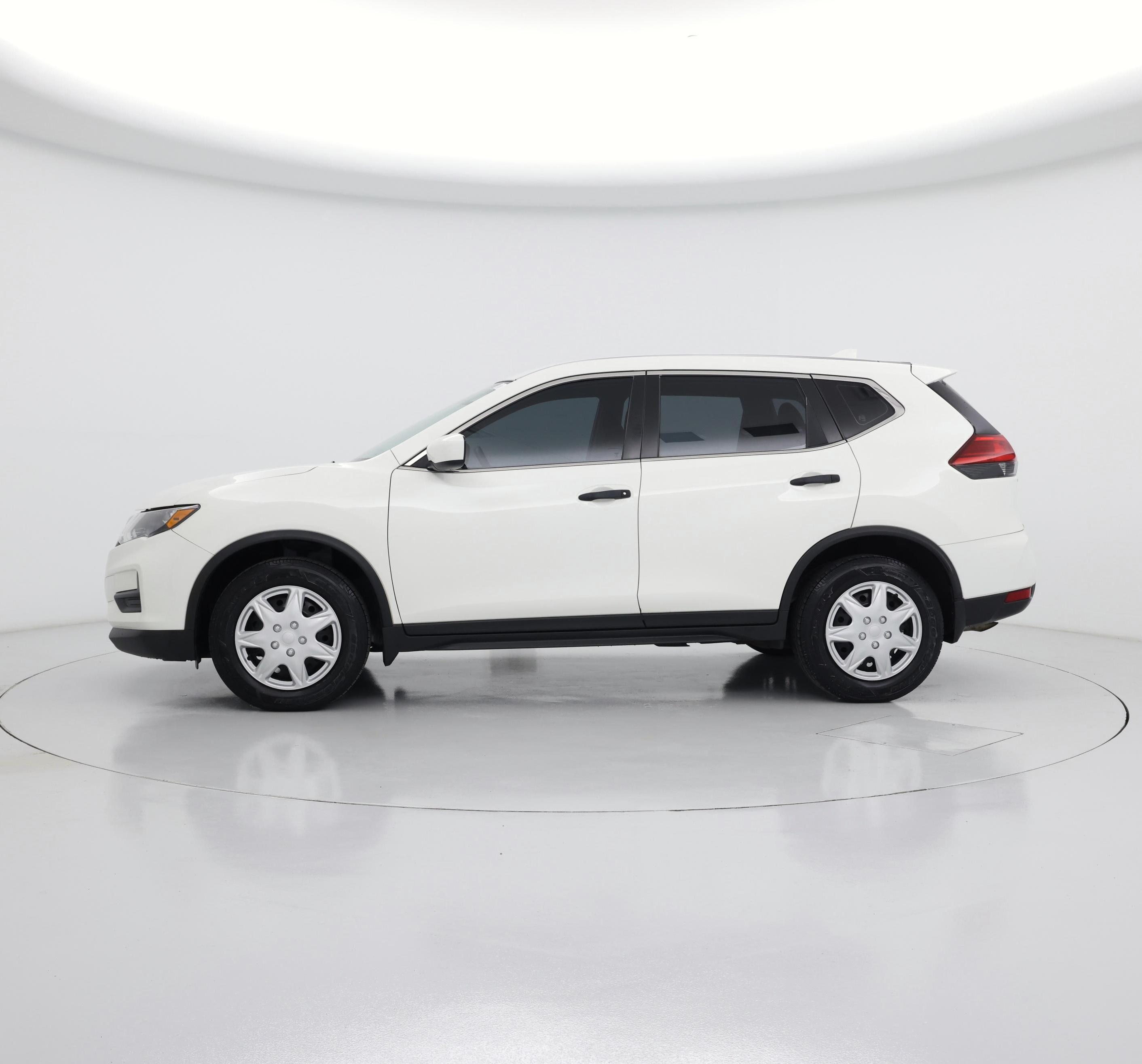 Thumbnail: 2017 Nissan Rogue - 3