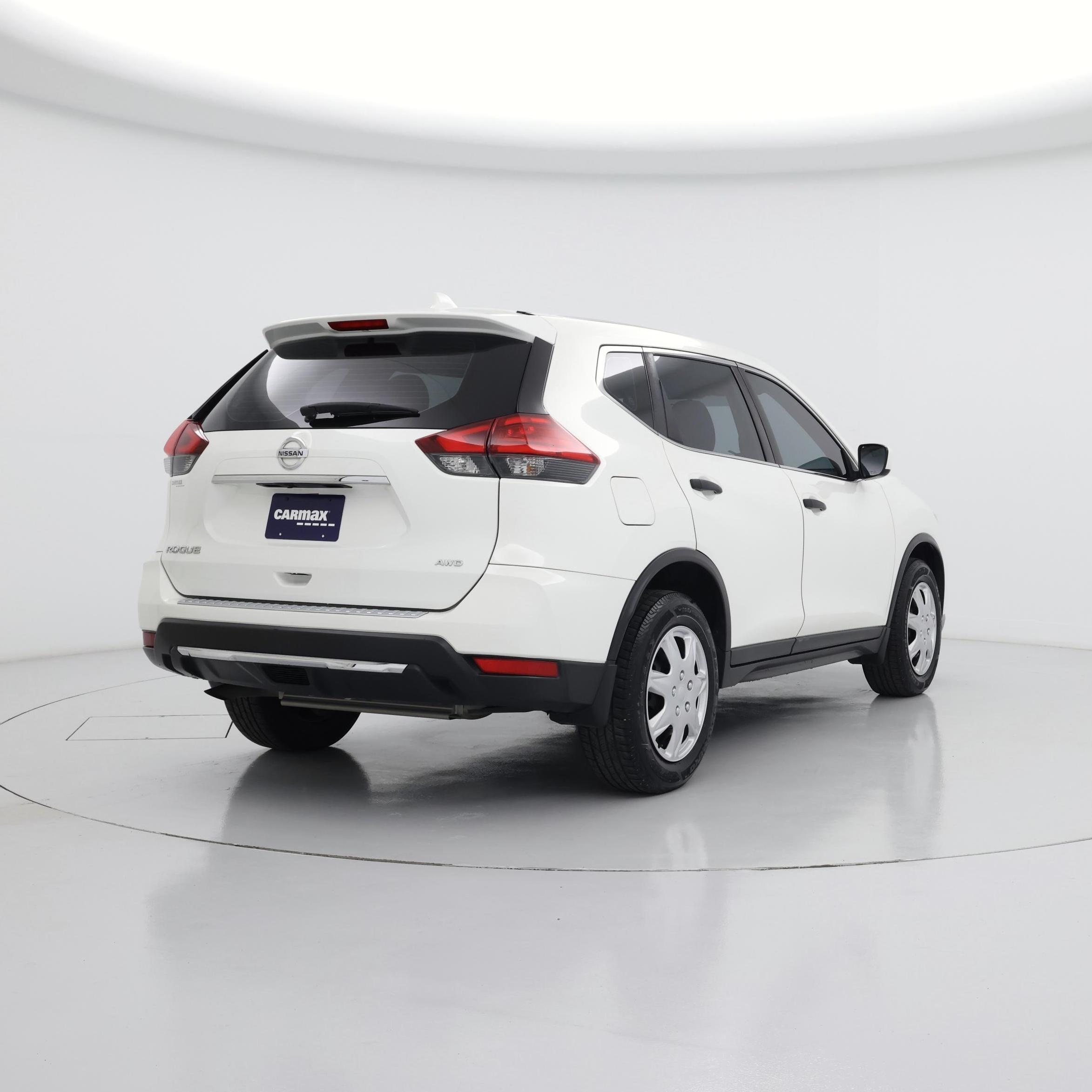 Thumbnail: 2017 Nissan Rogue - 8