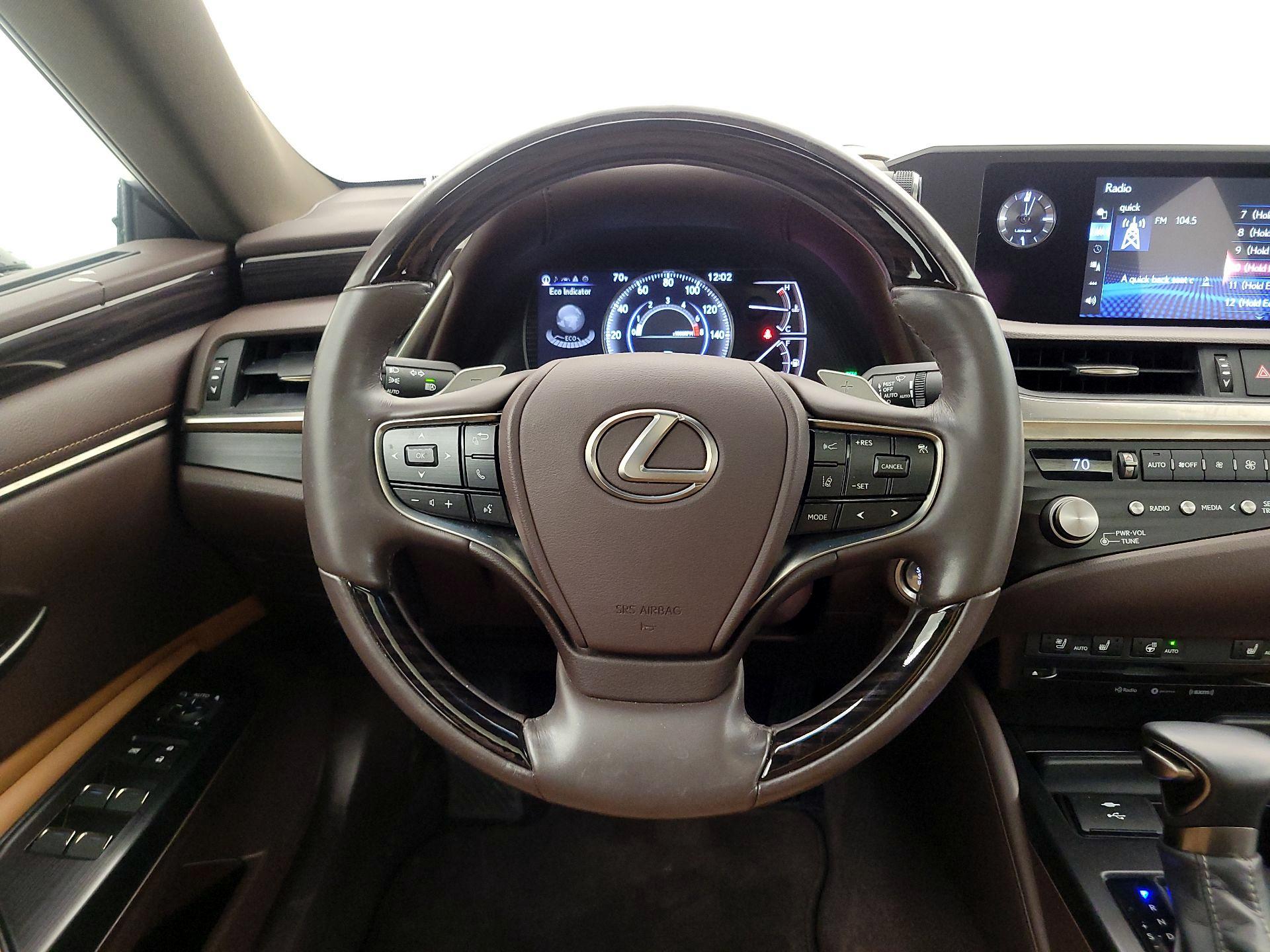 Thumbnail: 2021 Lexus ES - 10