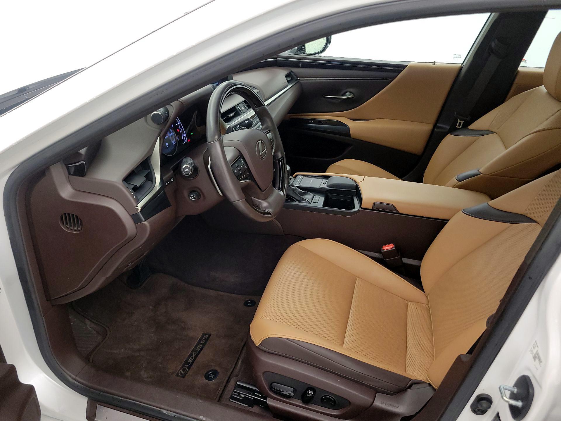Thumbnail: 2021 Lexus ES - 11