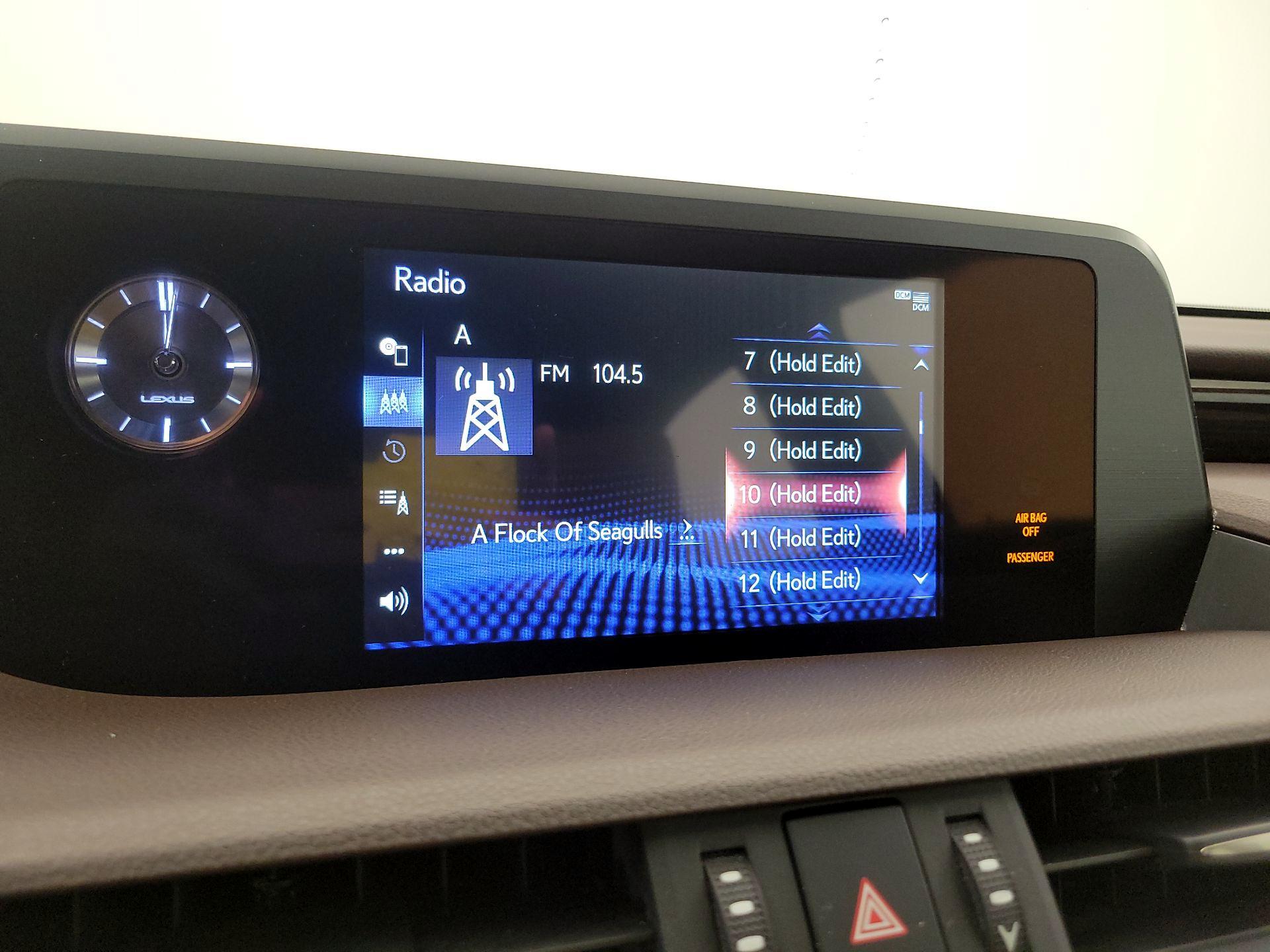 Thumbnail: 2021 Lexus ES - 14