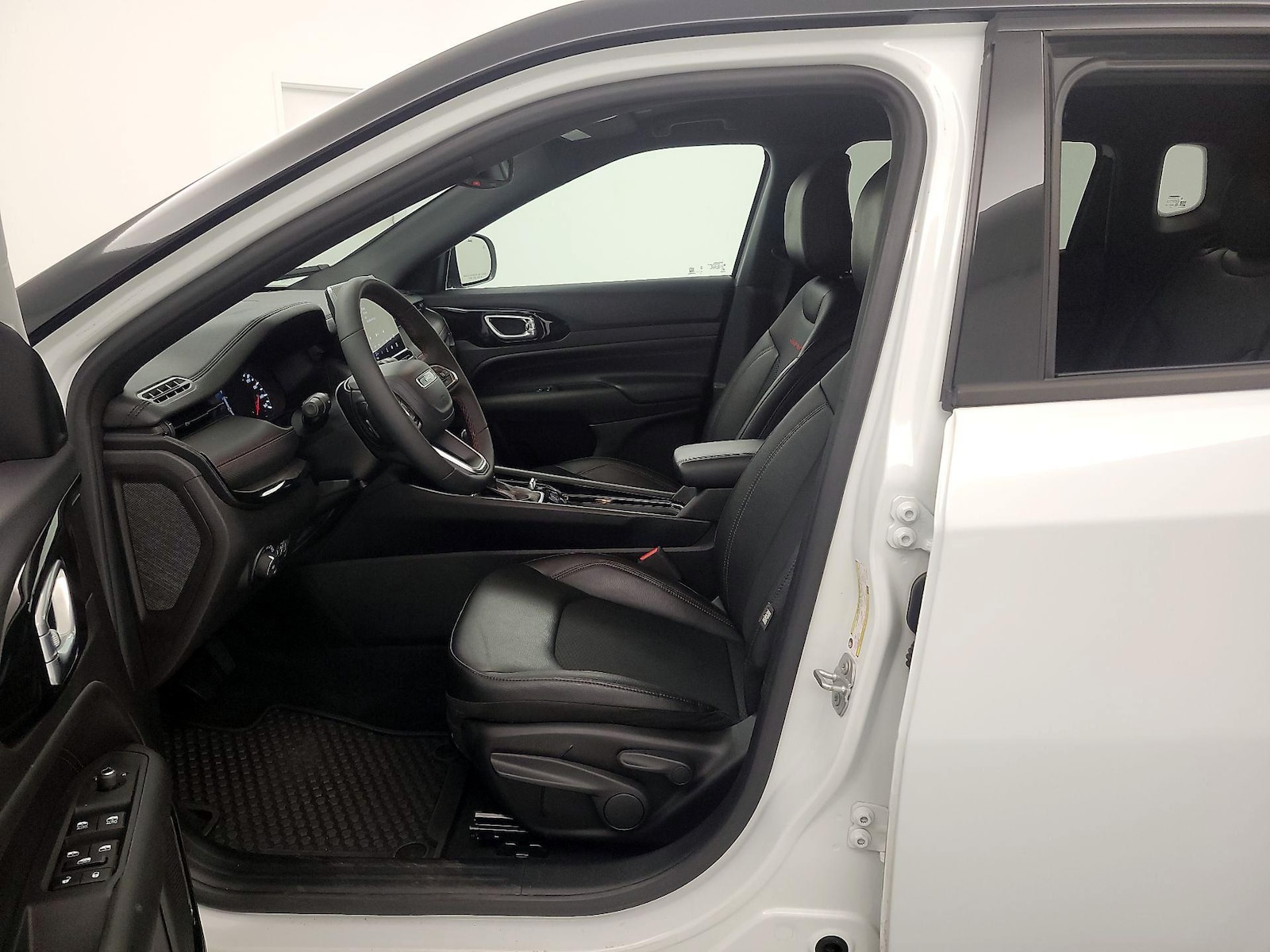 2025 Jeep Compass Trailhawk - Photo 12
