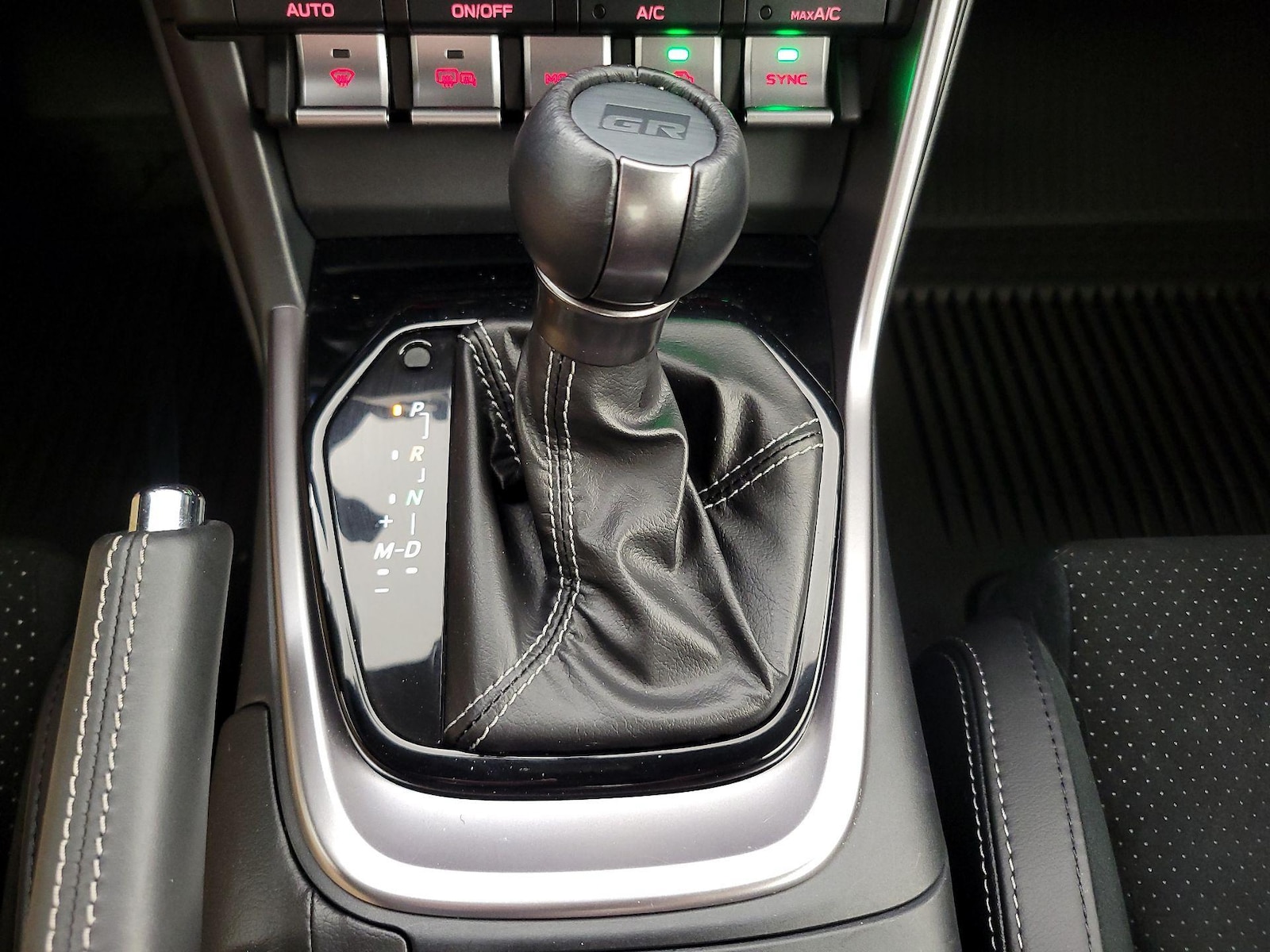 2025 Toyota GR86 Premium - Photo 18
