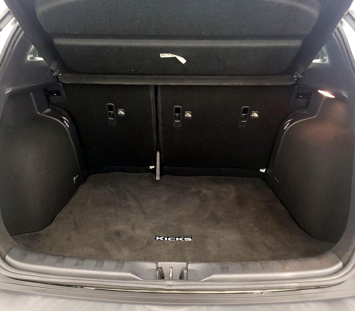 Trunk/Cargo (Seats Up)