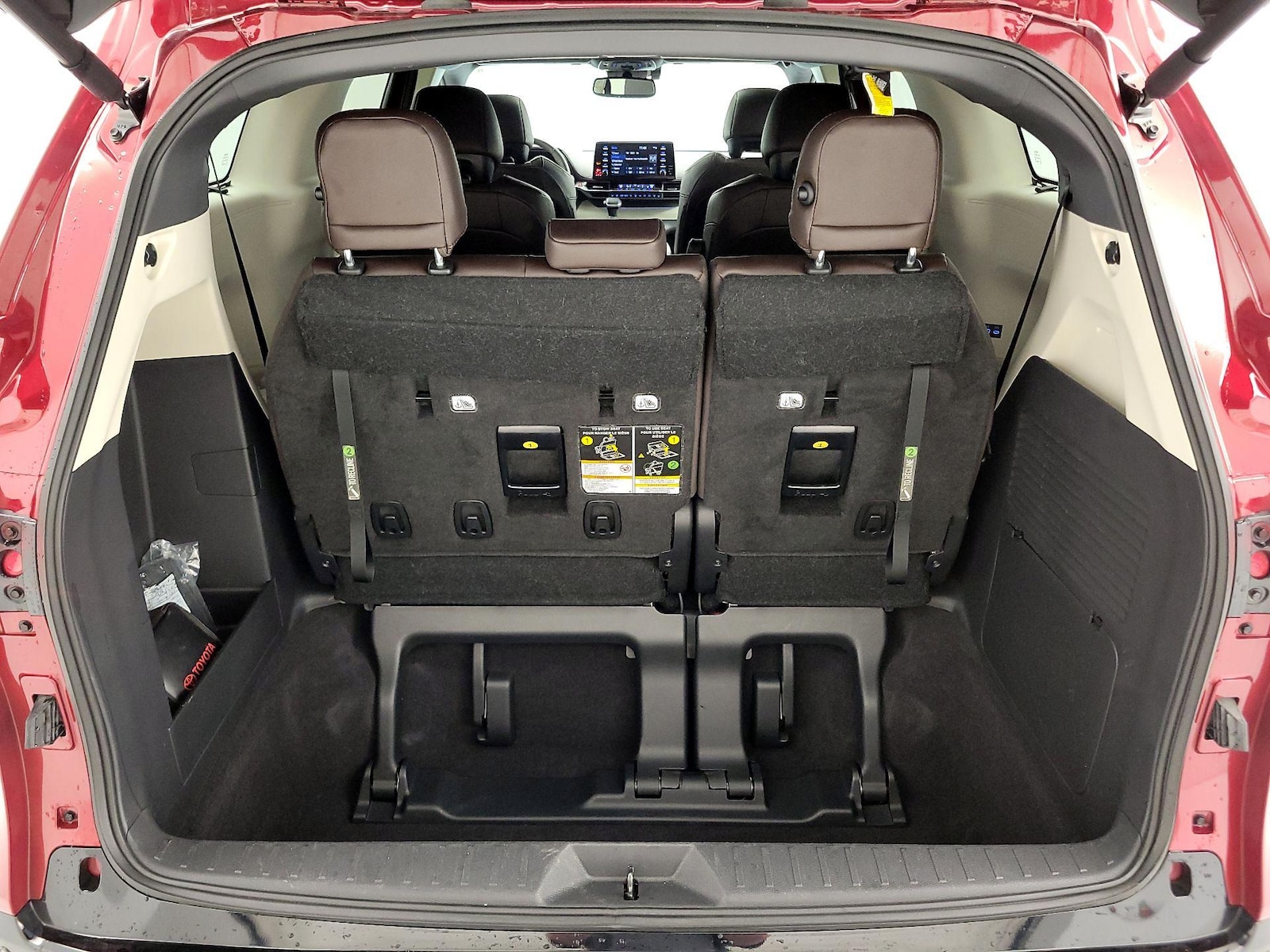 2023 Toyota Sienna Platinum - Photo 24