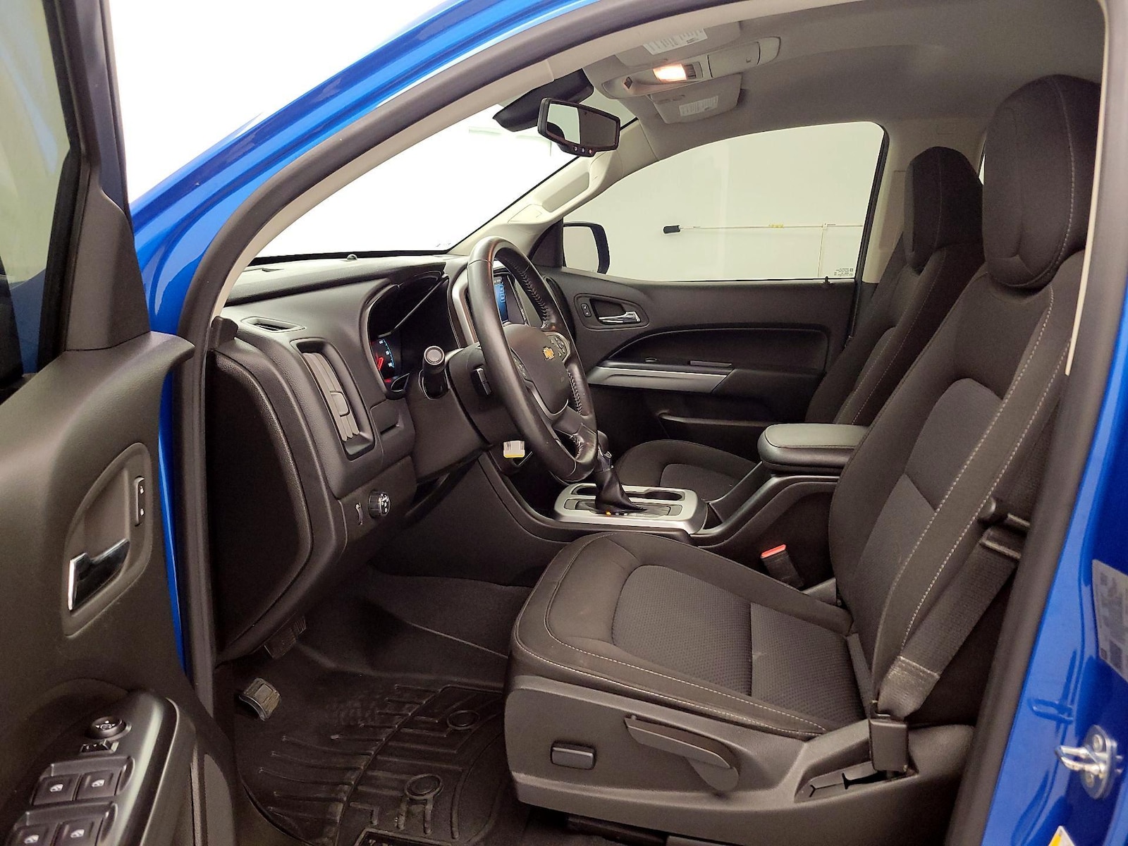 2022 Chevrolet Colorado LT - Photo 12