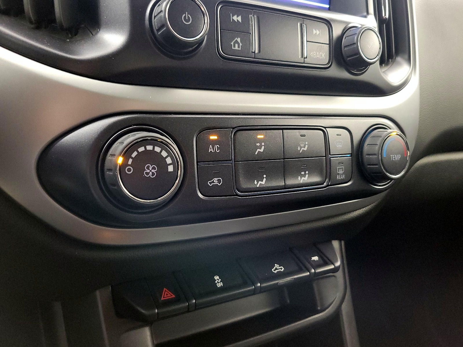 2022 Chevrolet Colorado LT - Photo 17
