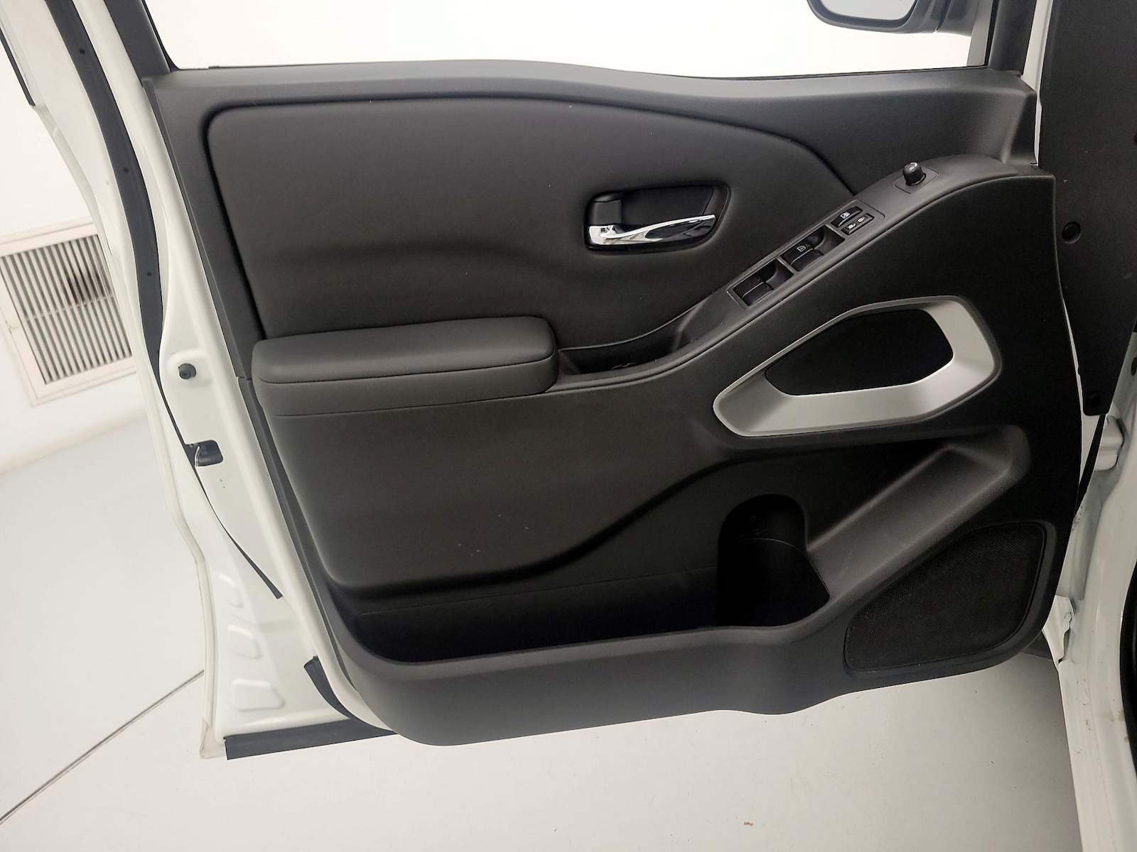 2022 Nissan Frontier SV - Photo 13