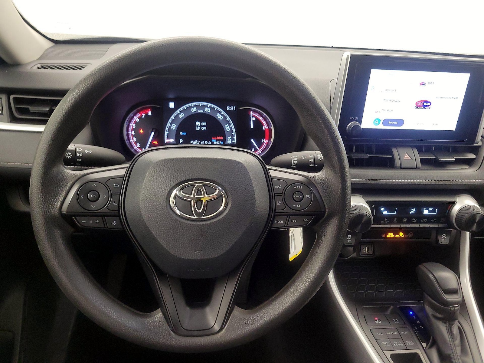 2025 Toyota RAV4 LE - Photo 11