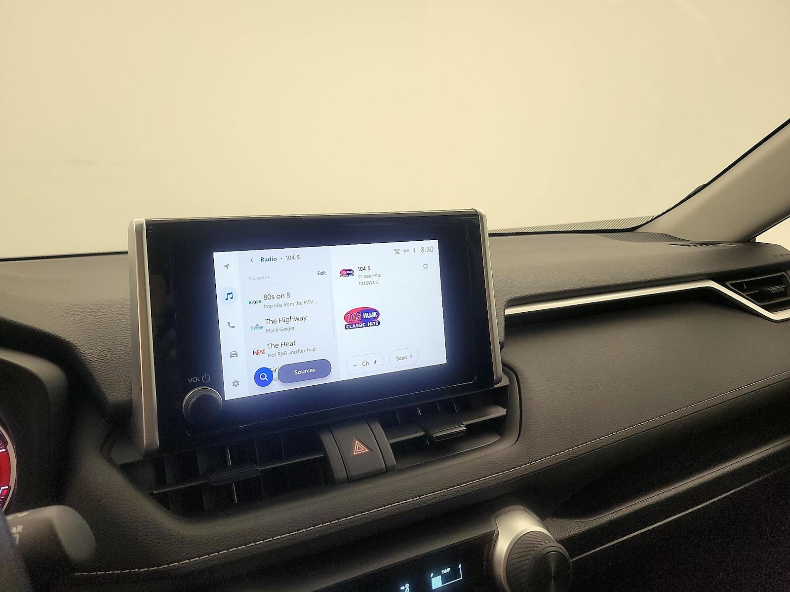 2025 Toyota RAV4 LE - Photo 16