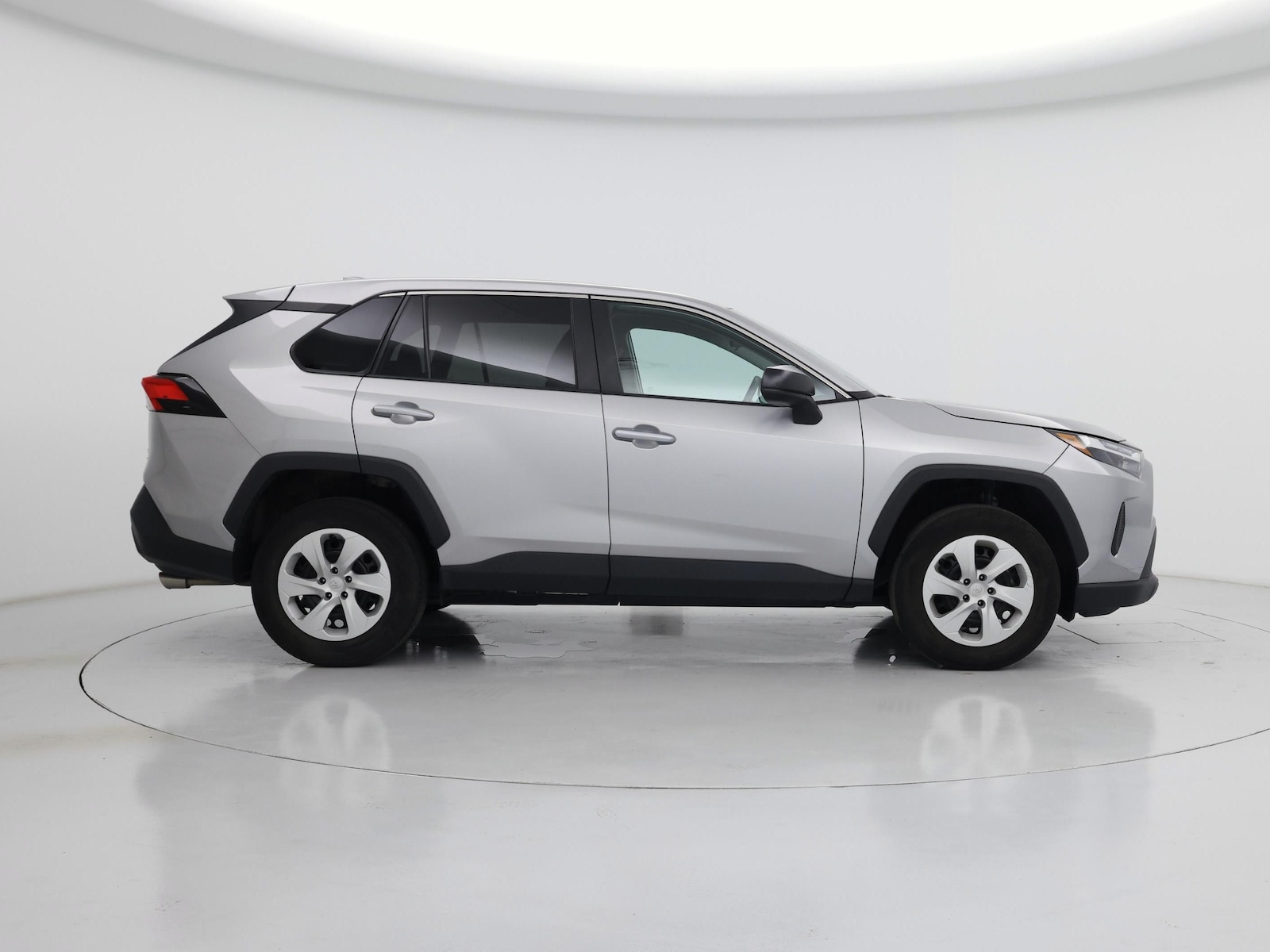 2025 Toyota RAV4 LE - Photo 8