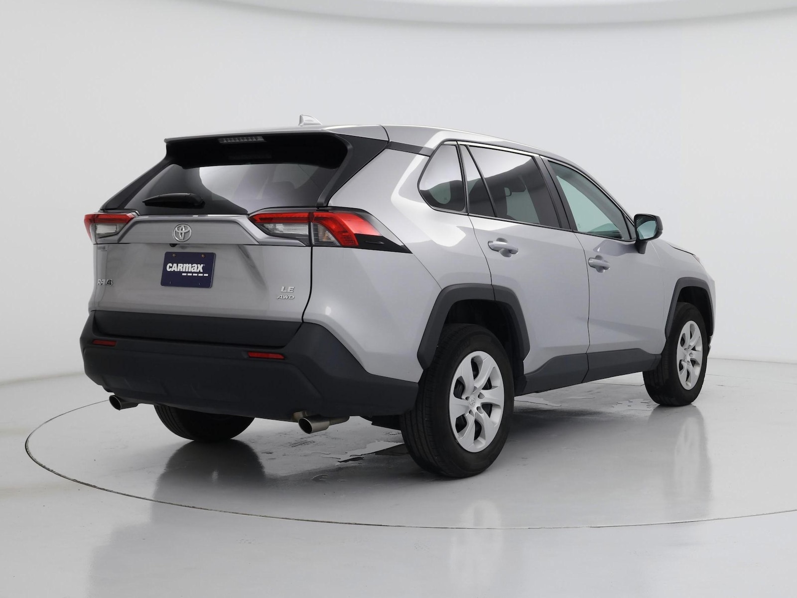 2025 Toyota RAV4 LE - Photo 9