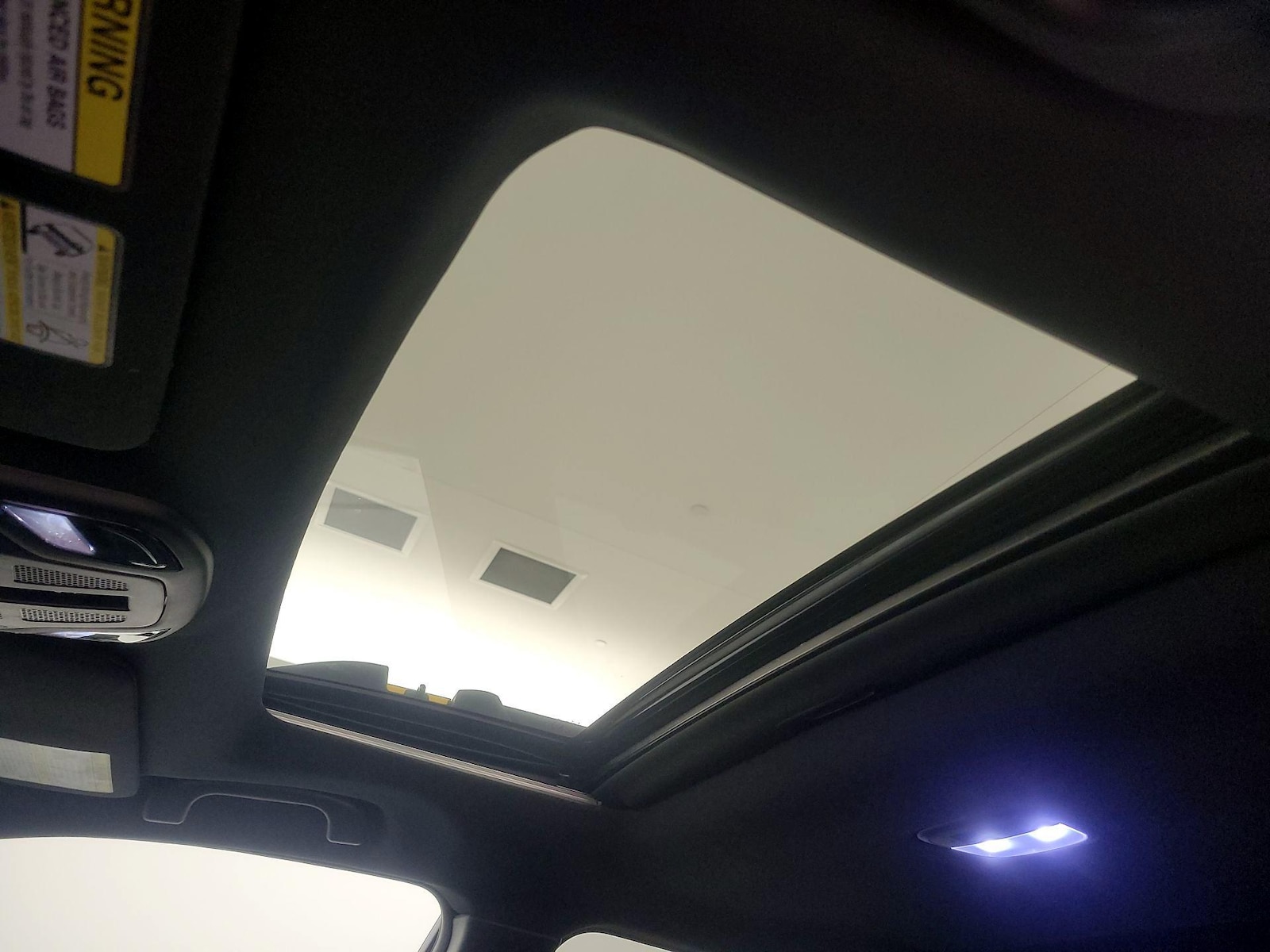 Sunroof(s) & Overhead Airbags