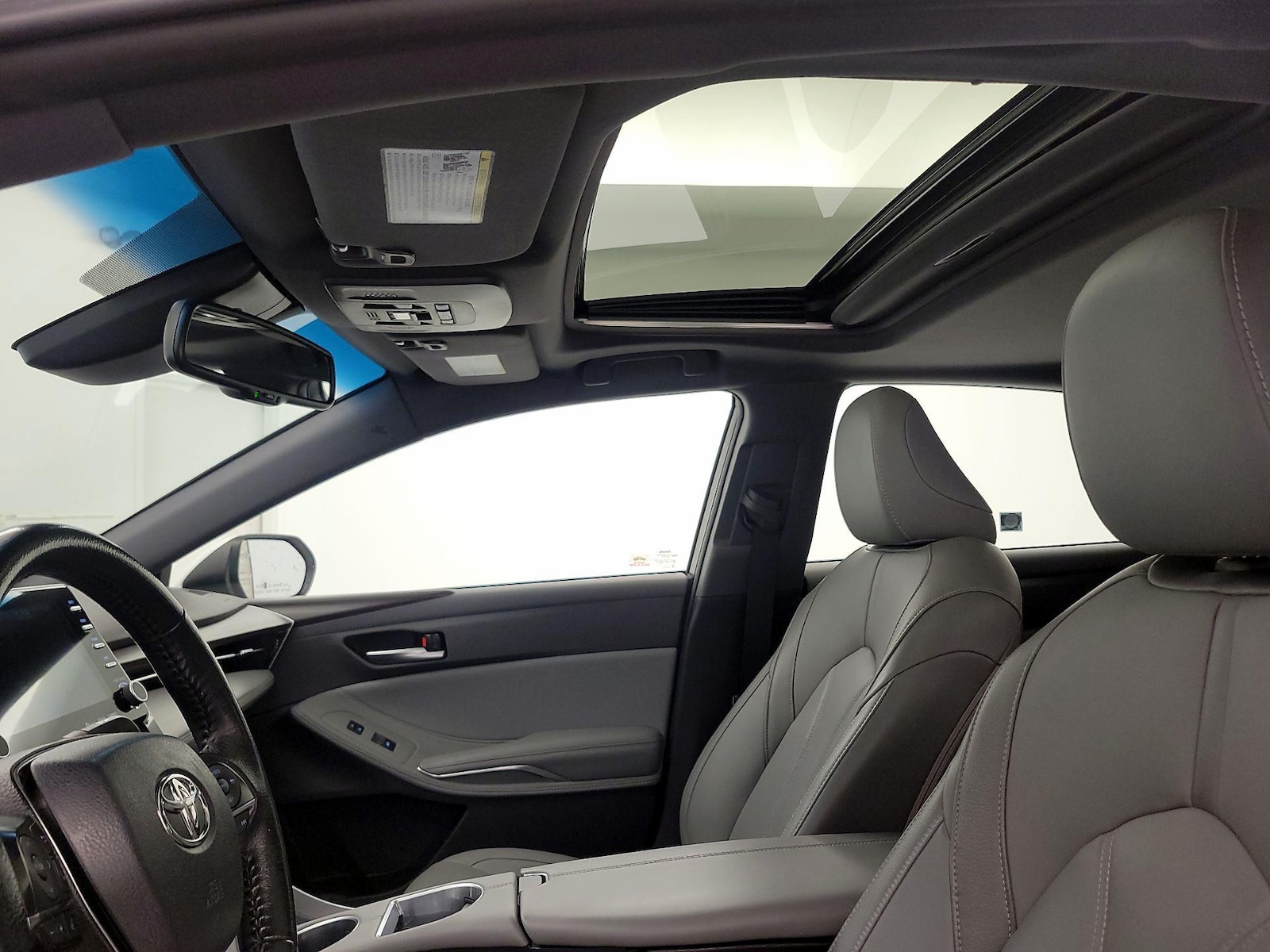 Sunroof(s) & Overhead Airbags