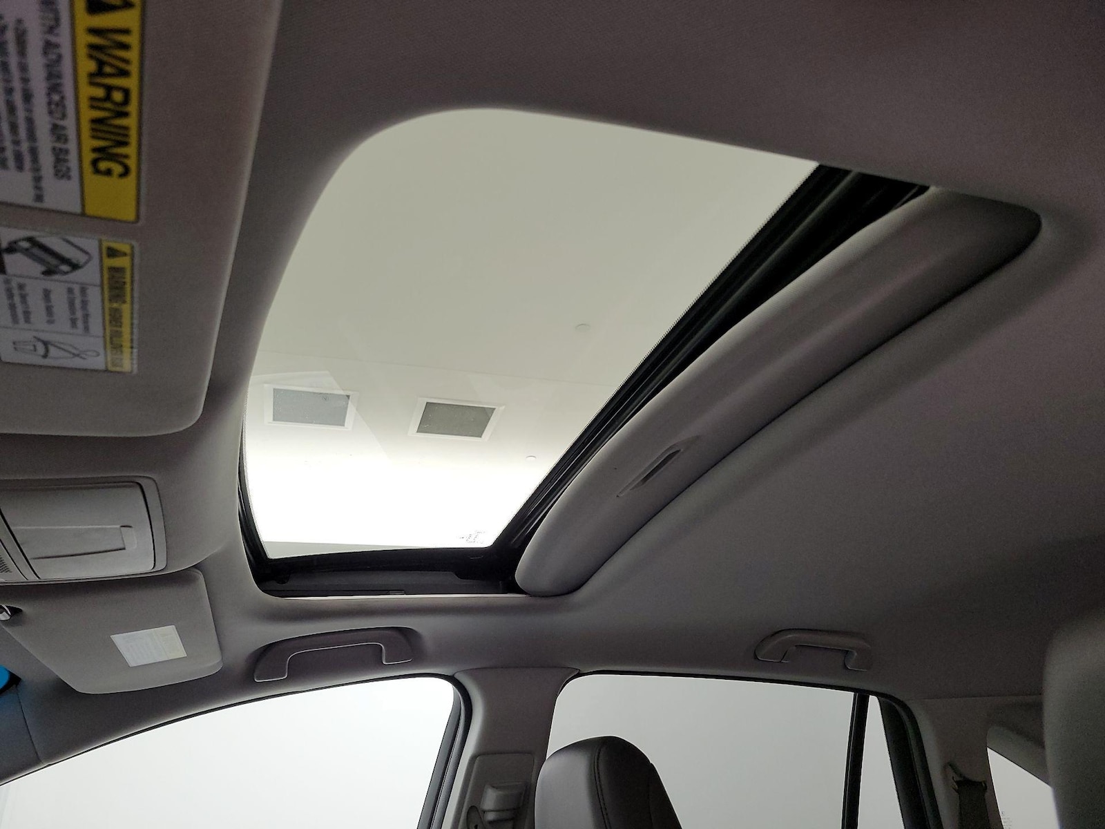 Sunroof(s) & Overhead Airbags