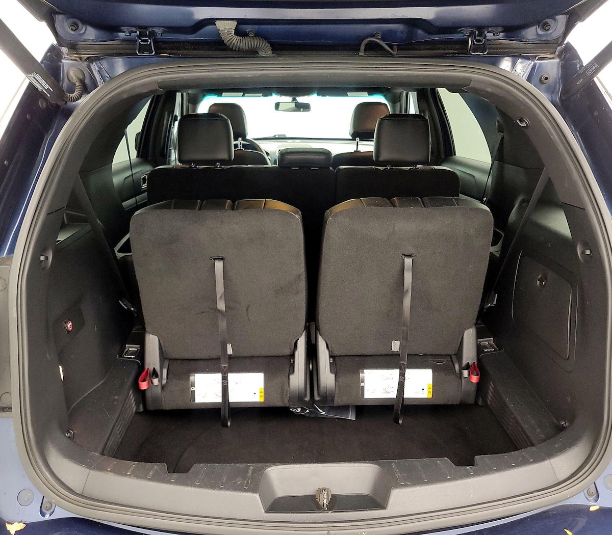 Trunk/Cargo (Seats Up)