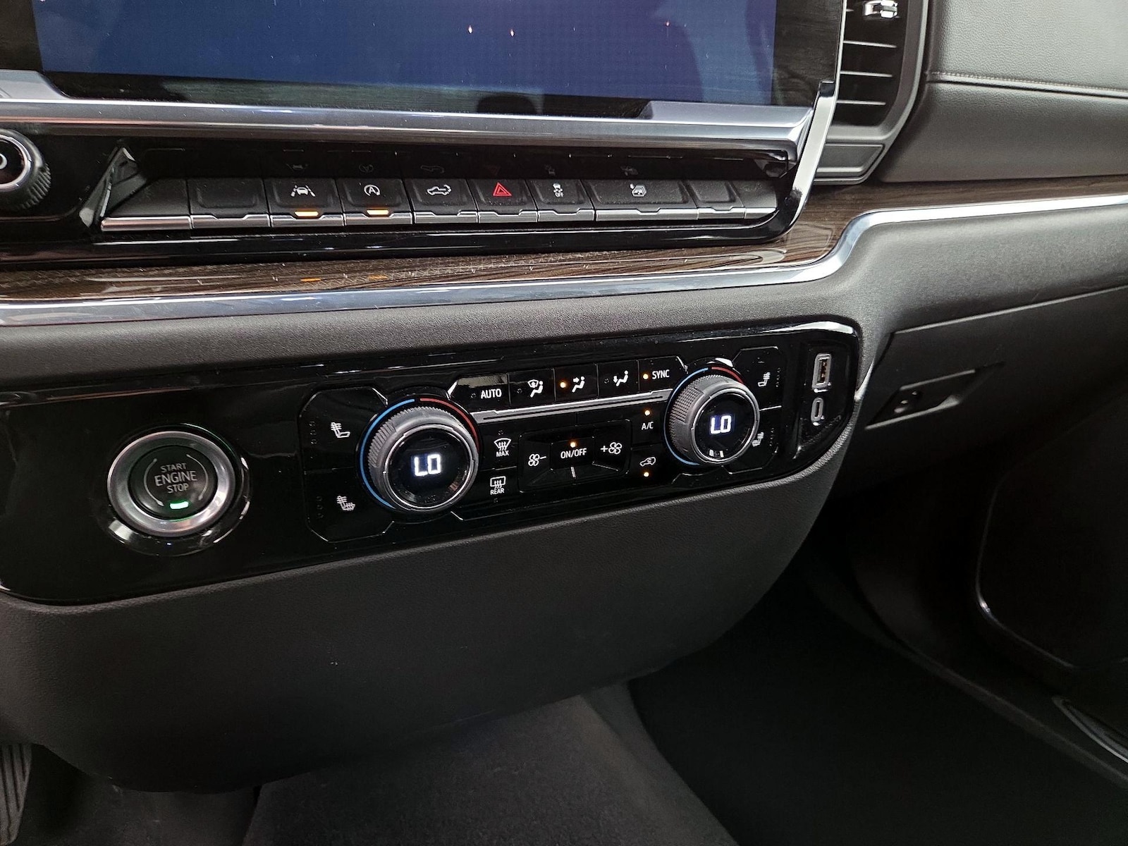 2023 Chevrolet Silverado 1500 LT - Photo 17