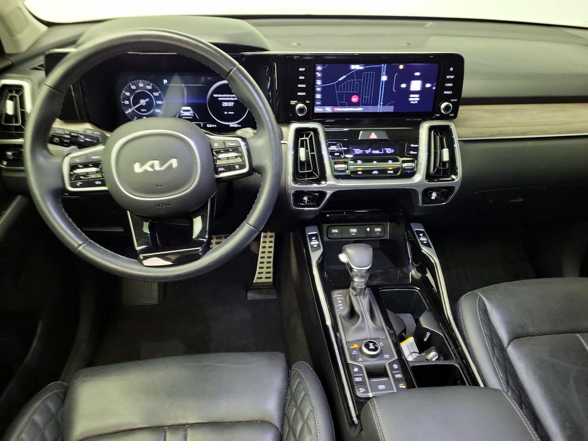 Thumbnail: 2023 Kia Sorento - 9